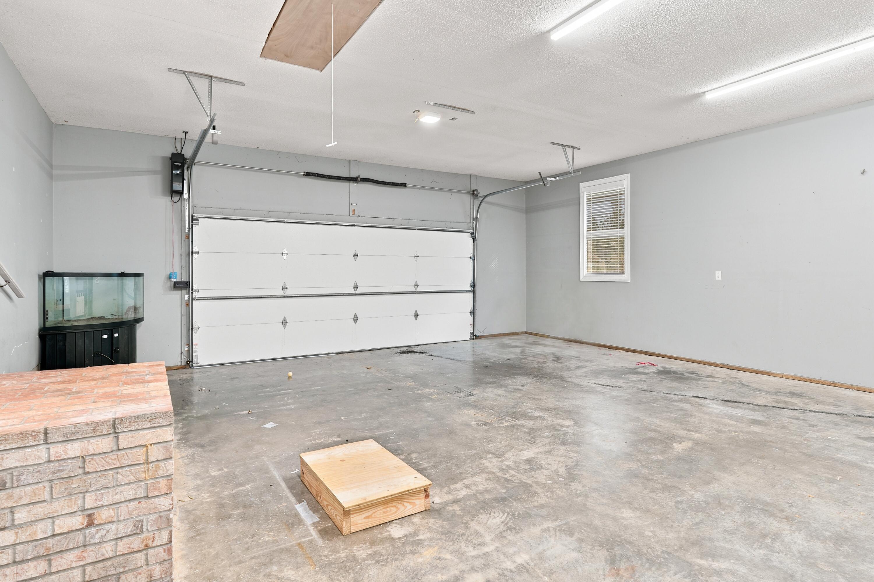 350 Holmes Drive Property Photo 28