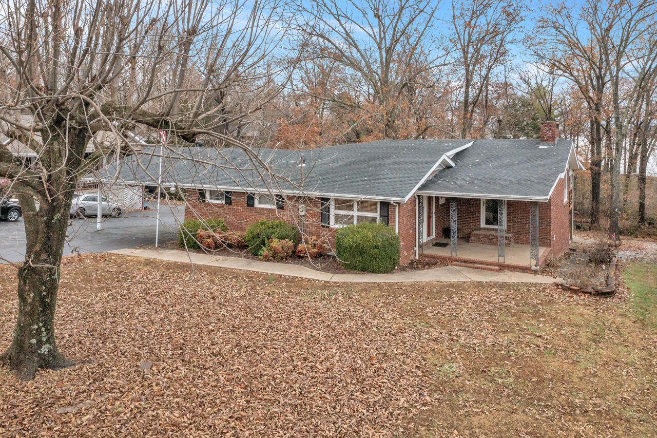 38 Elmhurst Lane Property Photo 3