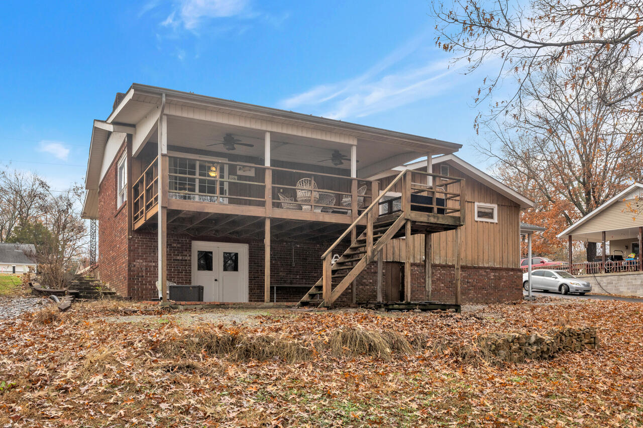 38 Elmhurst Lane Property Photo 4