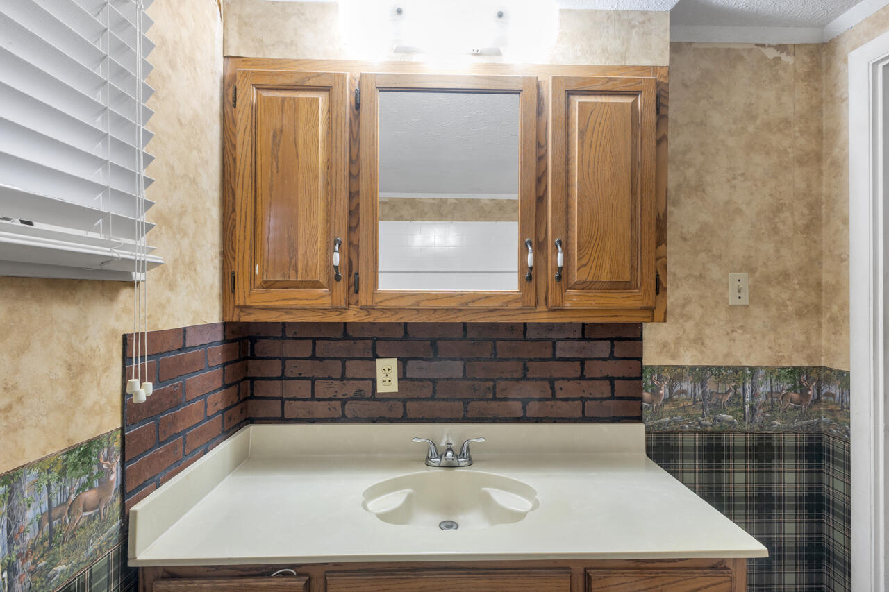 38 Elmhurst Lane Property Photo 20