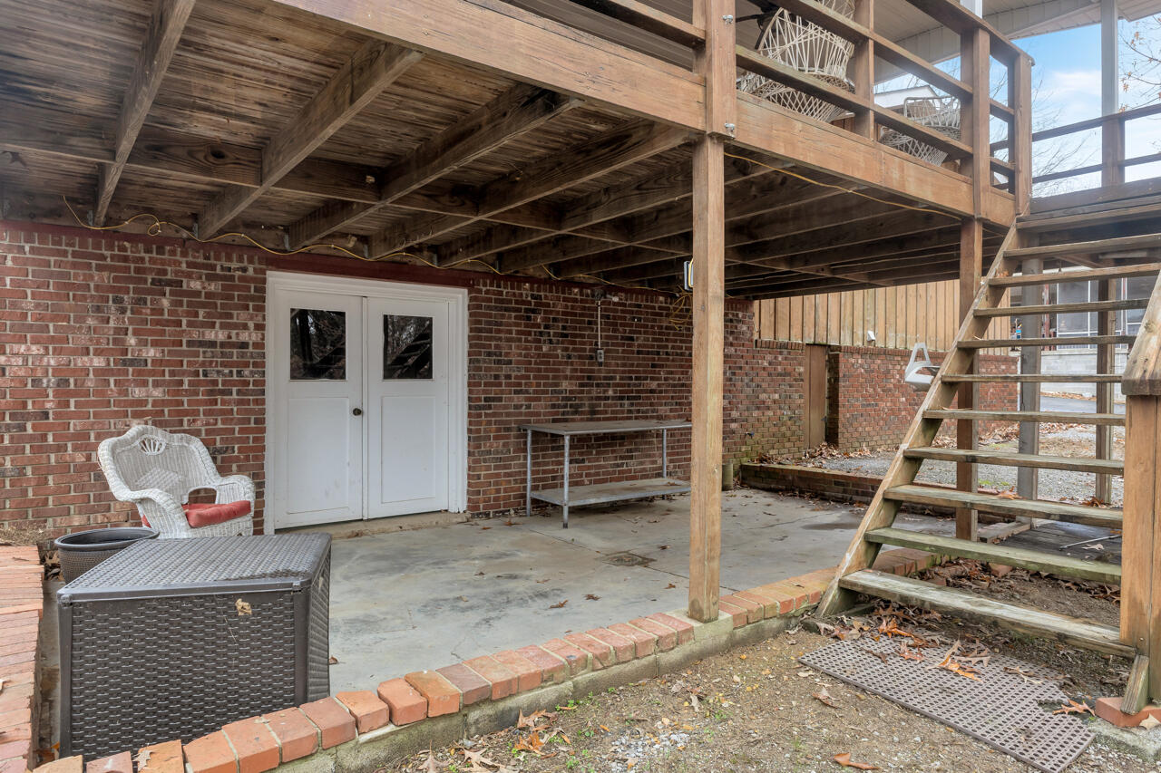 38 Elmhurst Lane Property Photo 29
