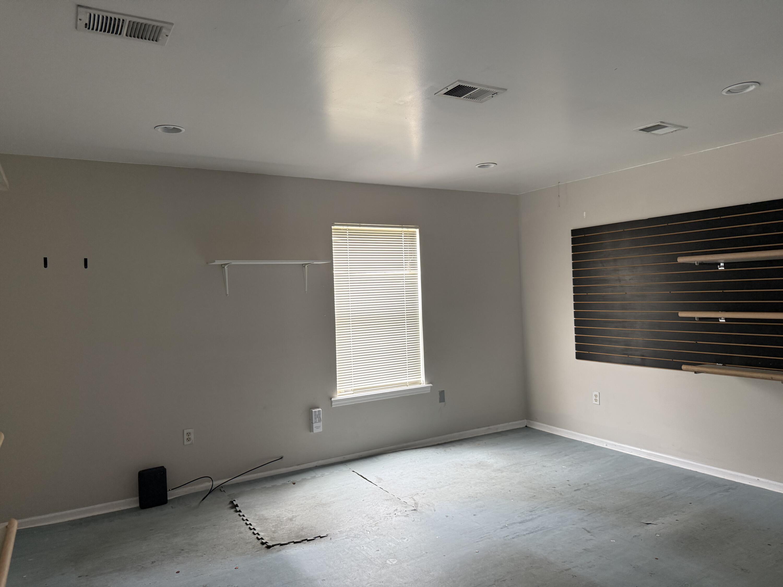 527 B Leighway Drive Property Photo 11