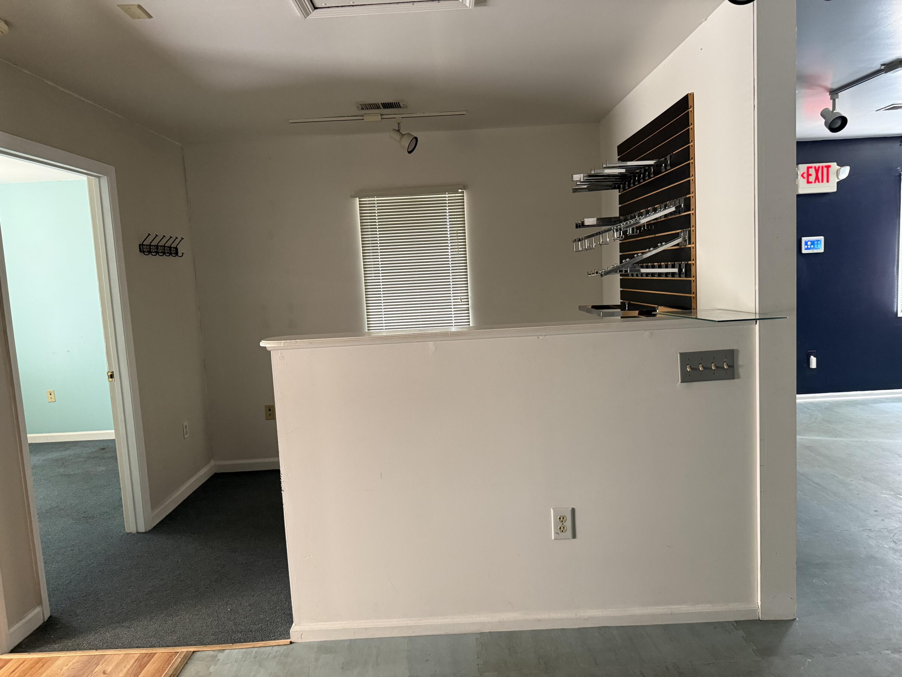 527 B Leighway Drive Property Photo 13