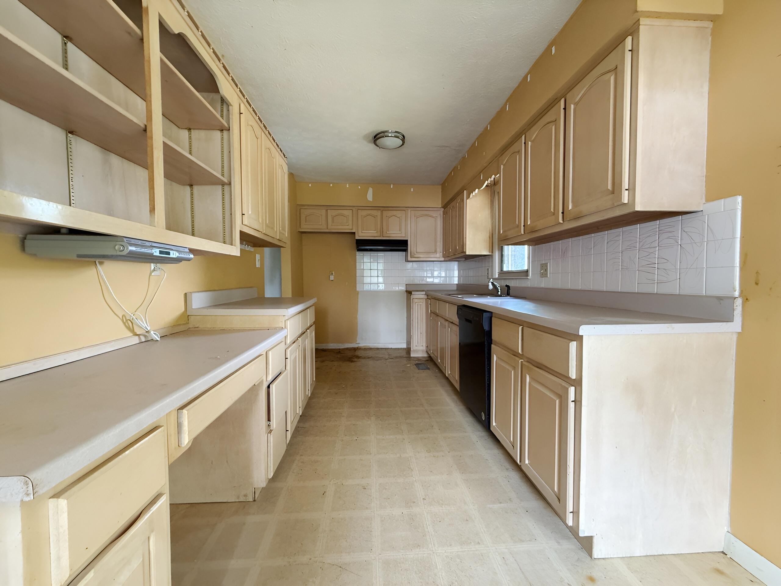 900 Deerfield Lane Property Photo 11