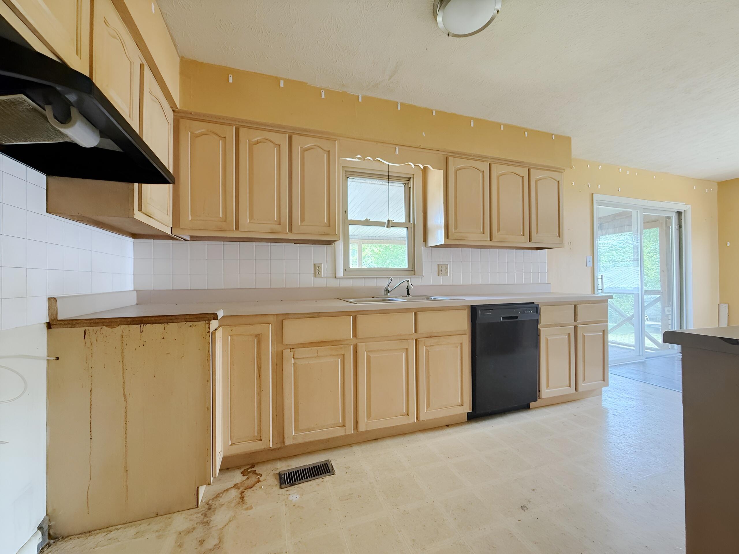 900 Deerfield Lane Property Photo 12