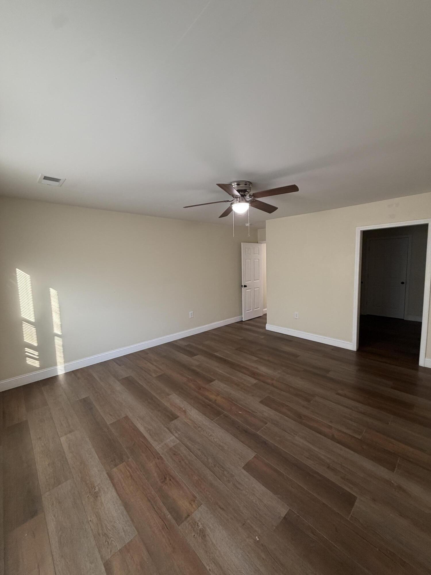 439 Lone Oak Drive Property Photo 6