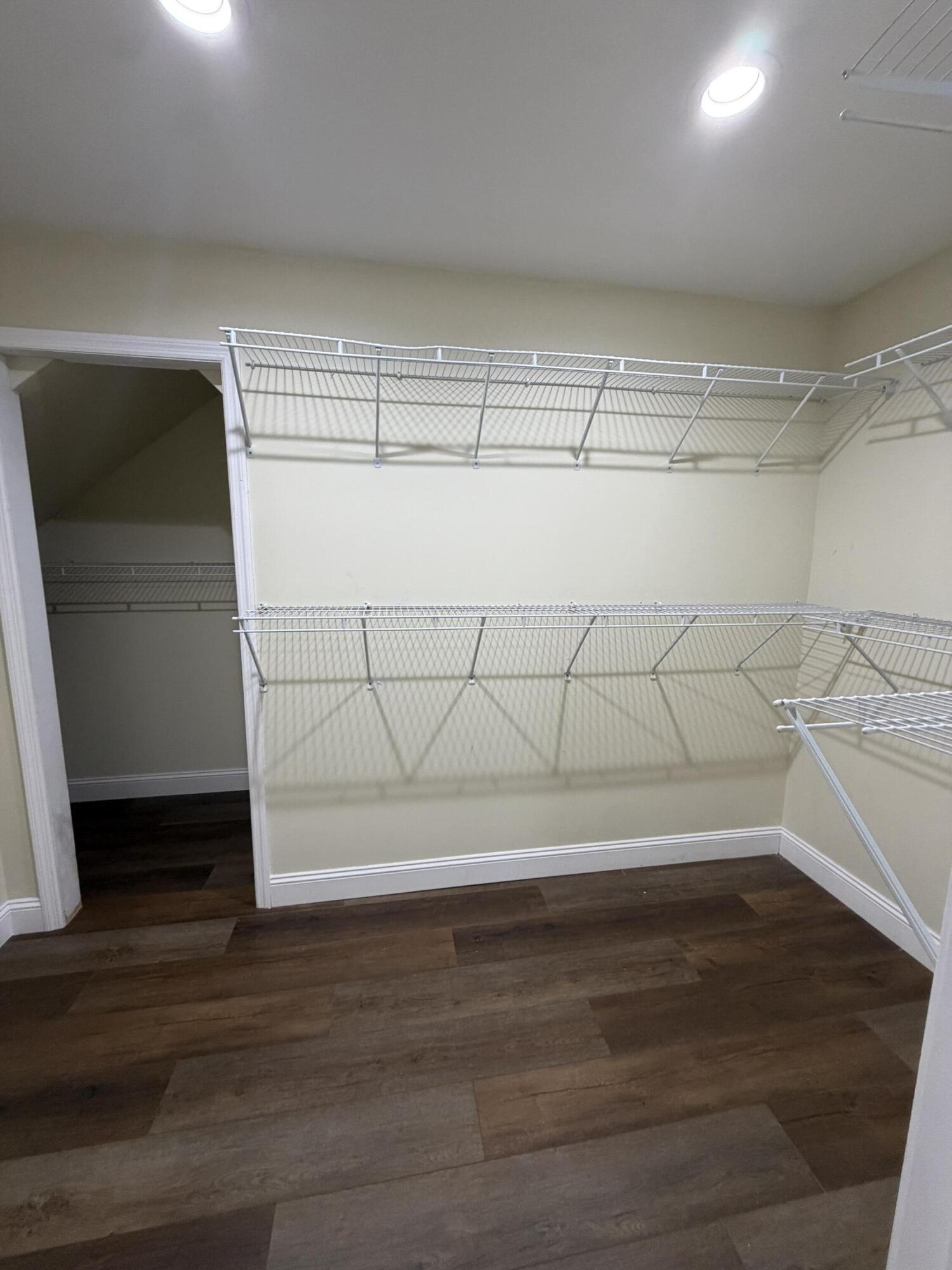 439 Lone Oak Drive Property Photo 7