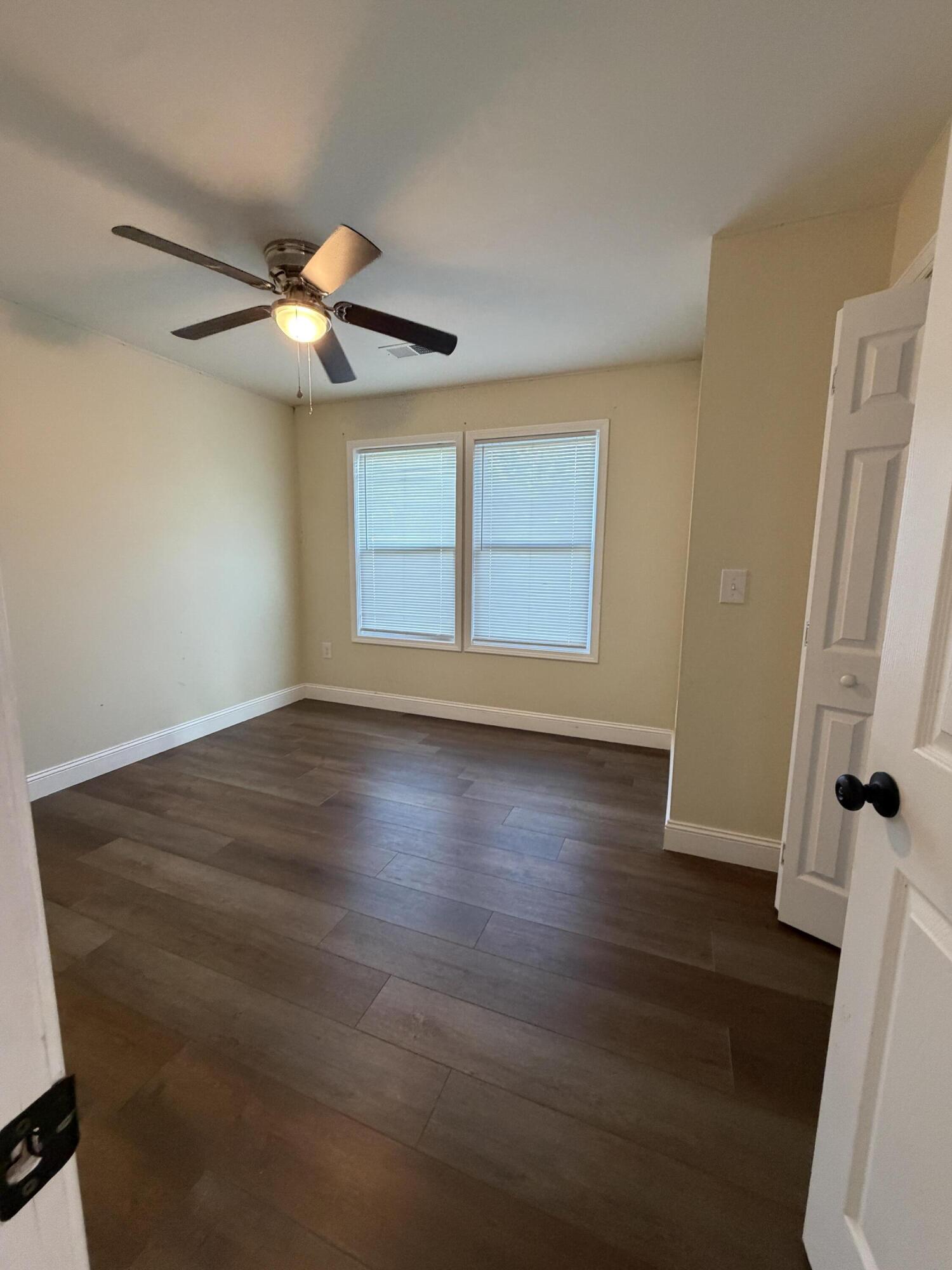 439 Lone Oak Drive Property Photo 11