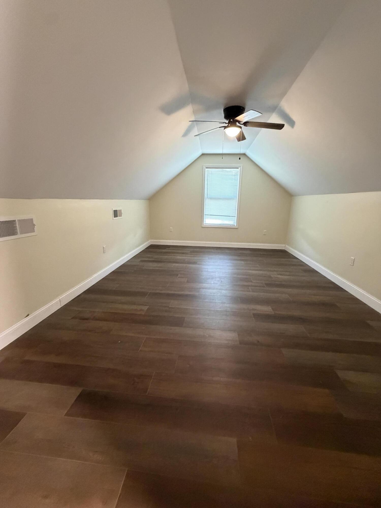 439 Lone Oak Drive Property Photo 14