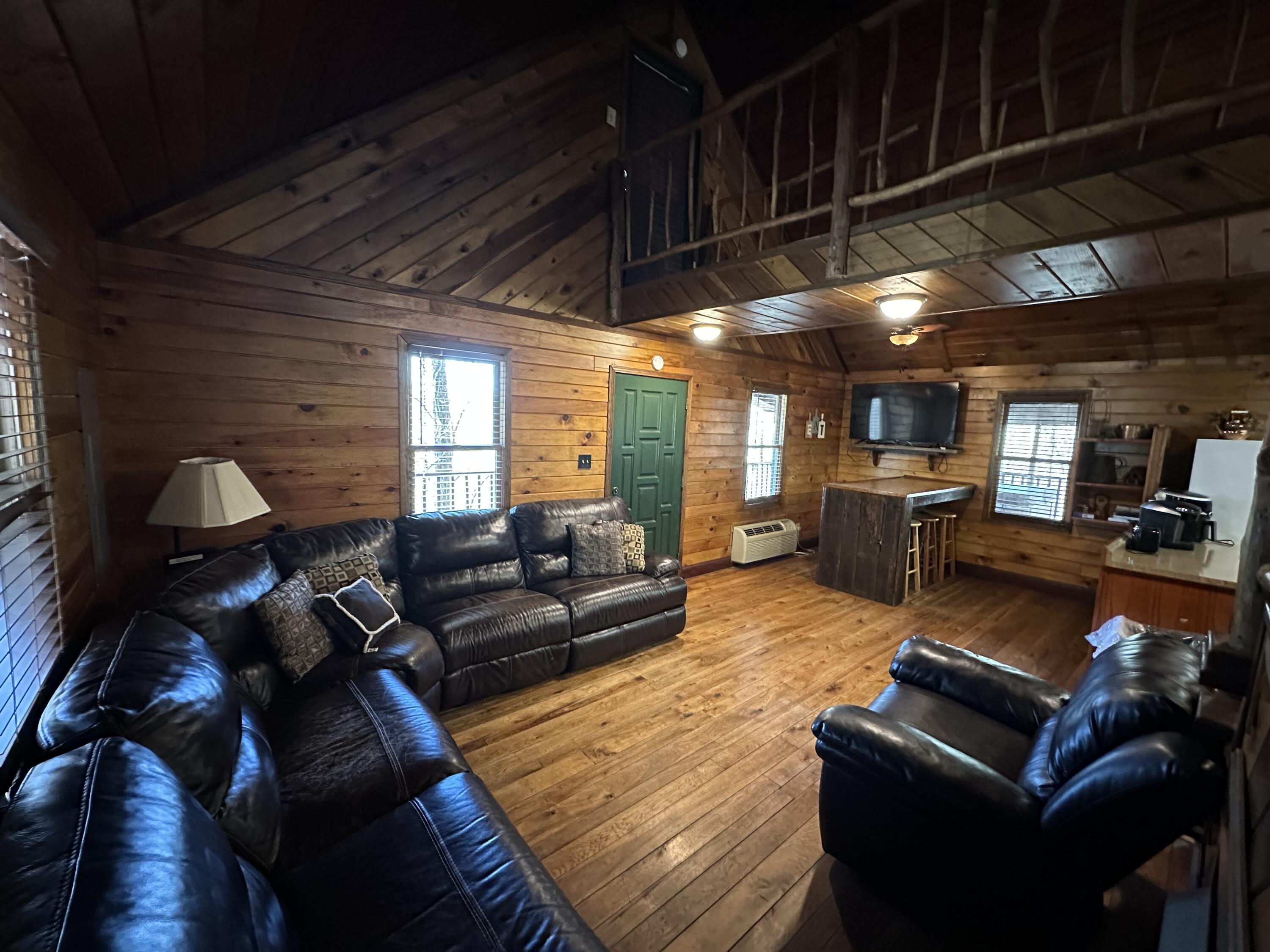 534 Cave Hollow Rd Road Property Photo 2