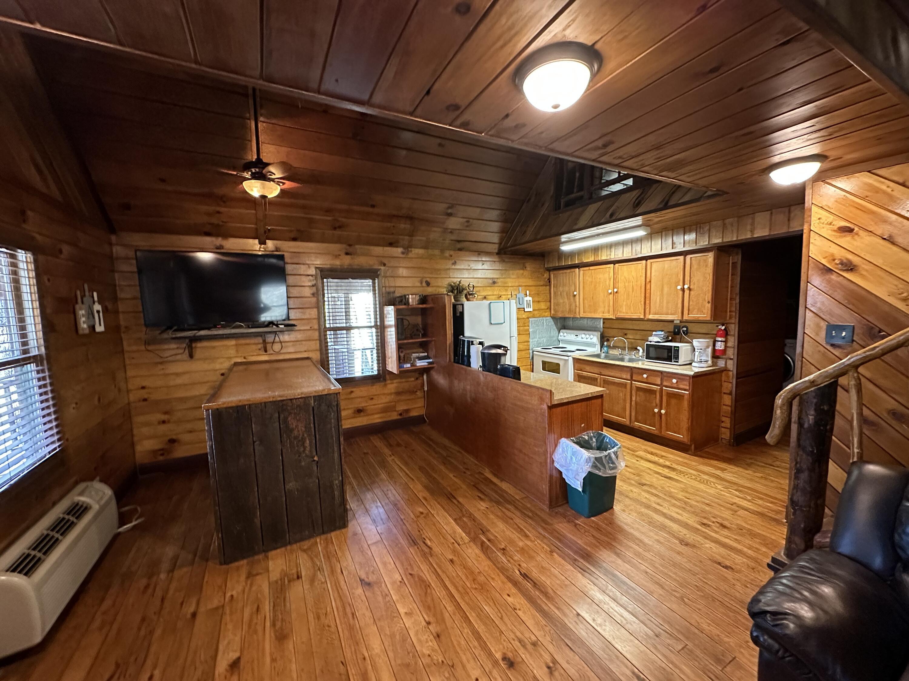 534 Cave Hollow Rd Road Property Photo 3