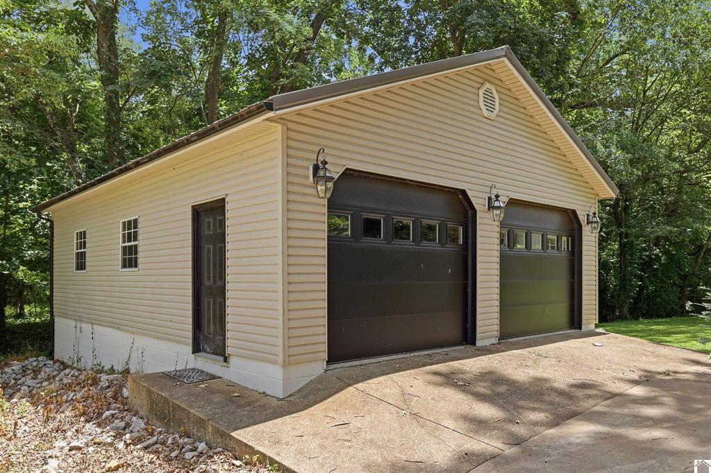 145 Treeland Drive Property Photo 10