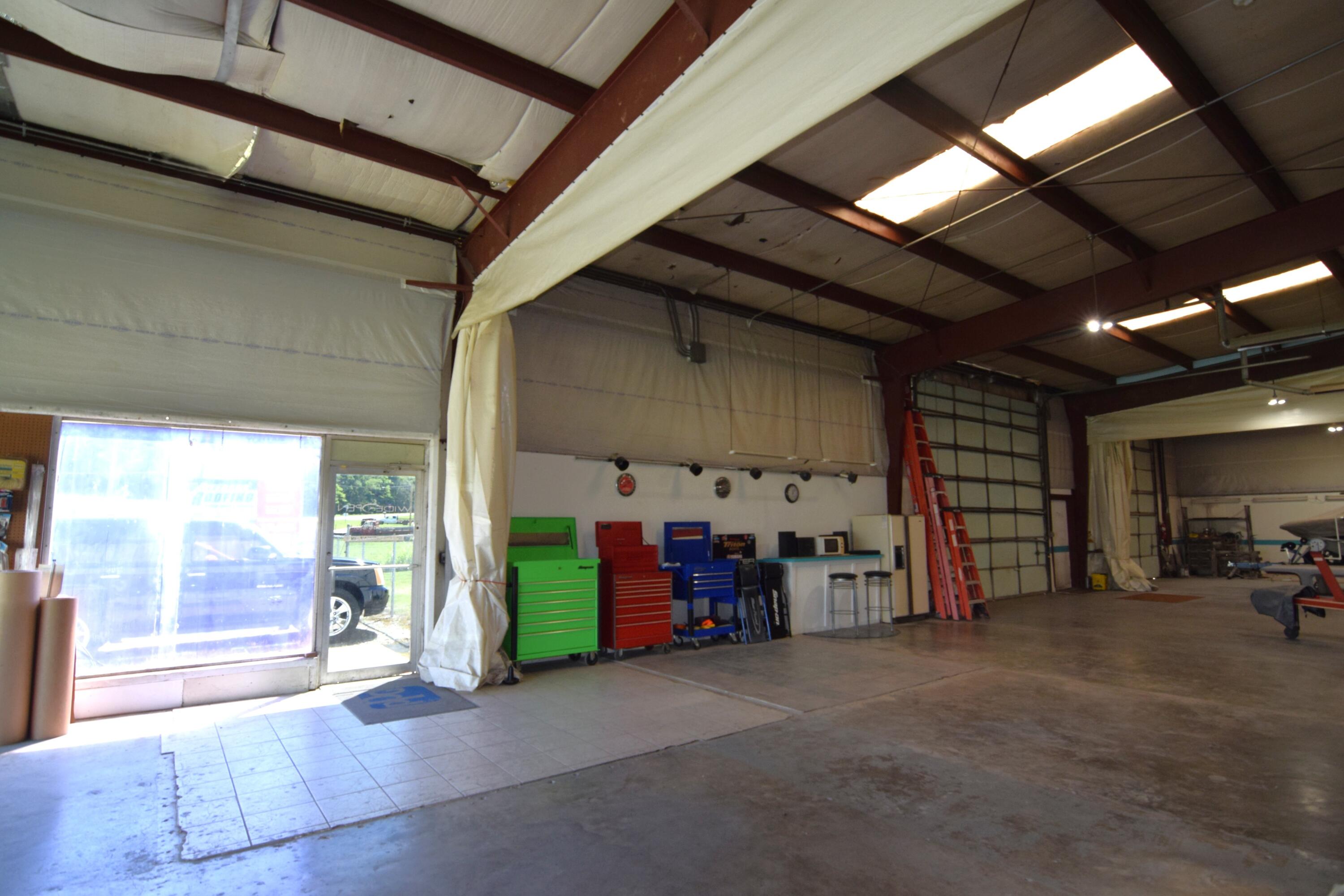 8975 Us-62 Property Photo 4