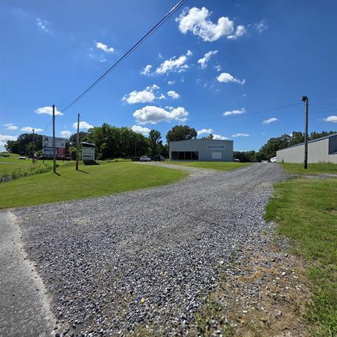 8975 Us-62 Property Photo 18