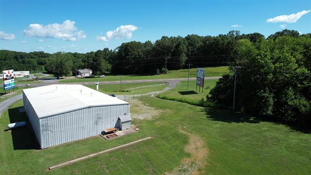 8975 Us-62 Property Photo 26