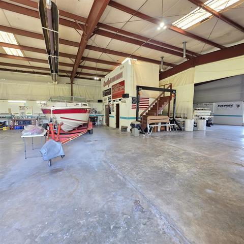 8975 Us-62 Property Photo 28