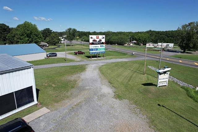 8975 Us-62 Property Photo 31