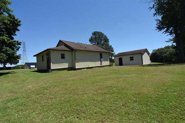 845 S County Line Road Property Photo 29