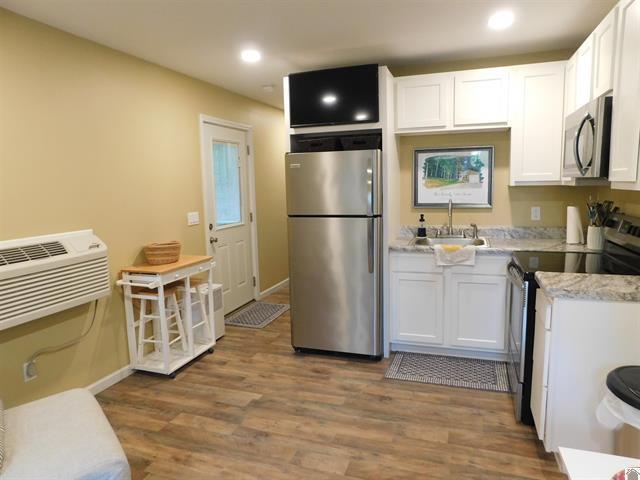 92 Clara Lane Property Photo 6