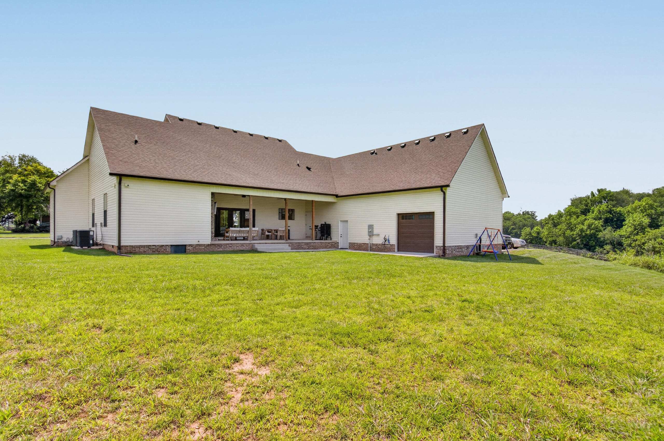 39 Bradley Street Property Photo 45