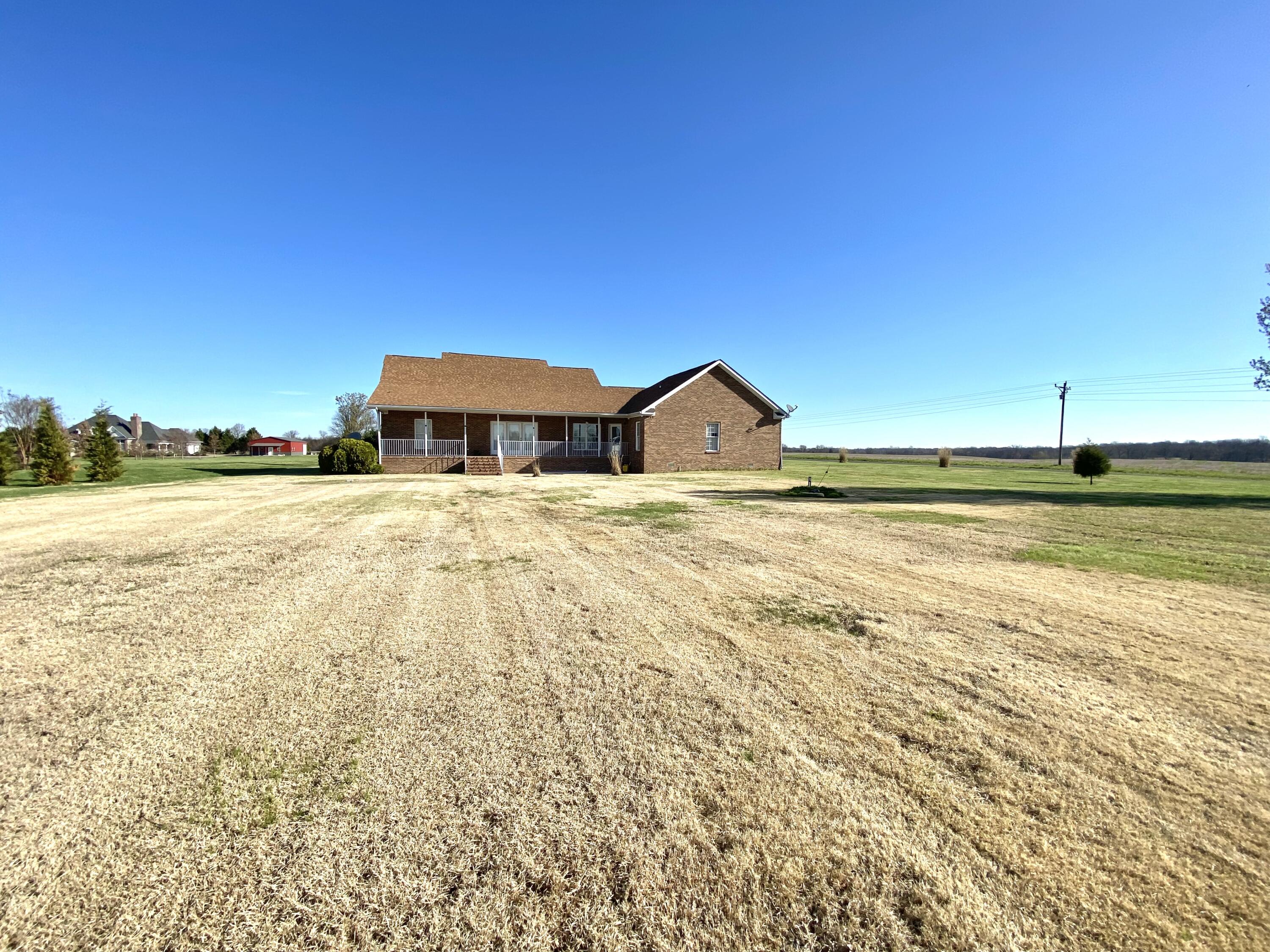 270 Mckenna Drive Property Photo 3