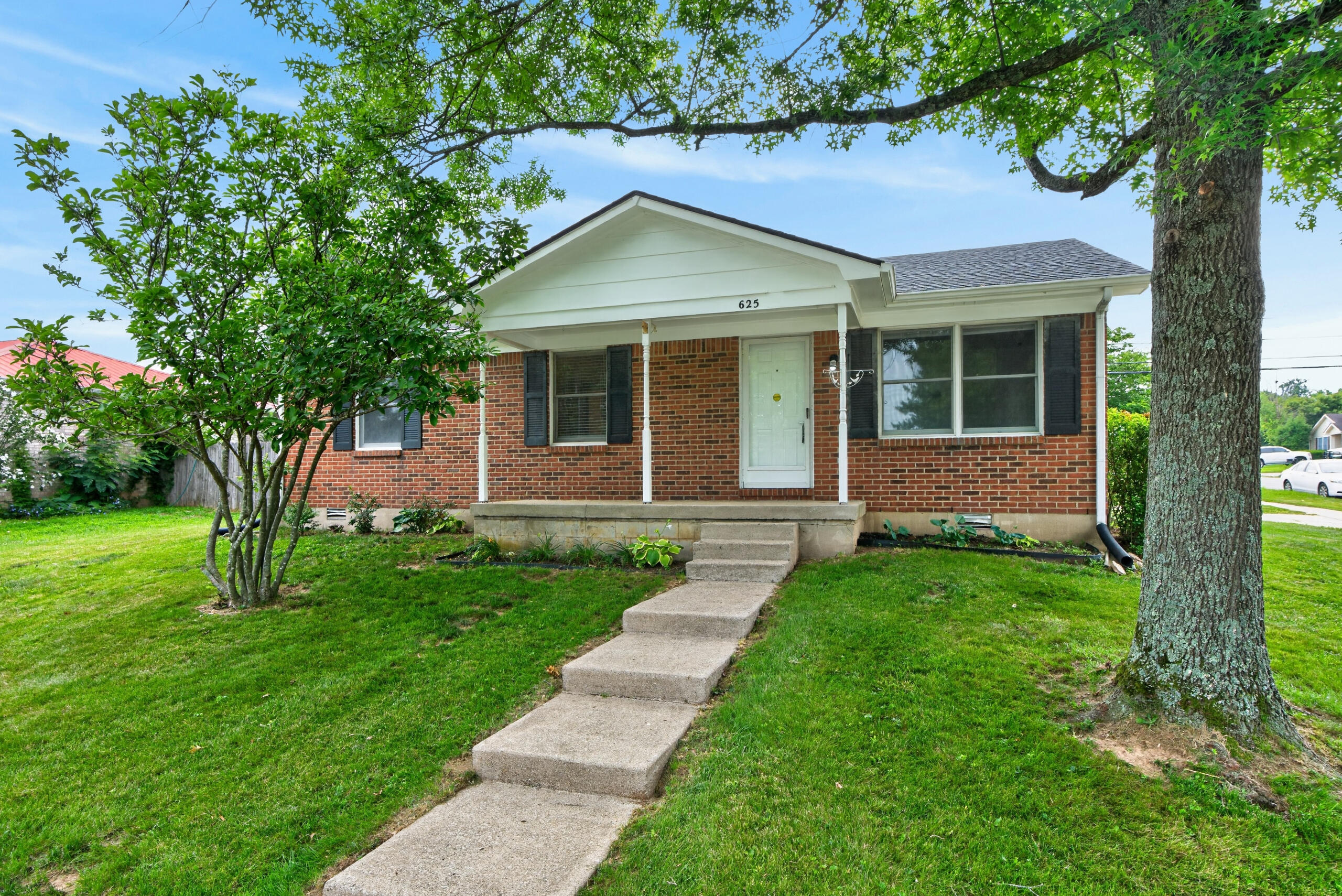 625 Tocher Drive Property Photo 1