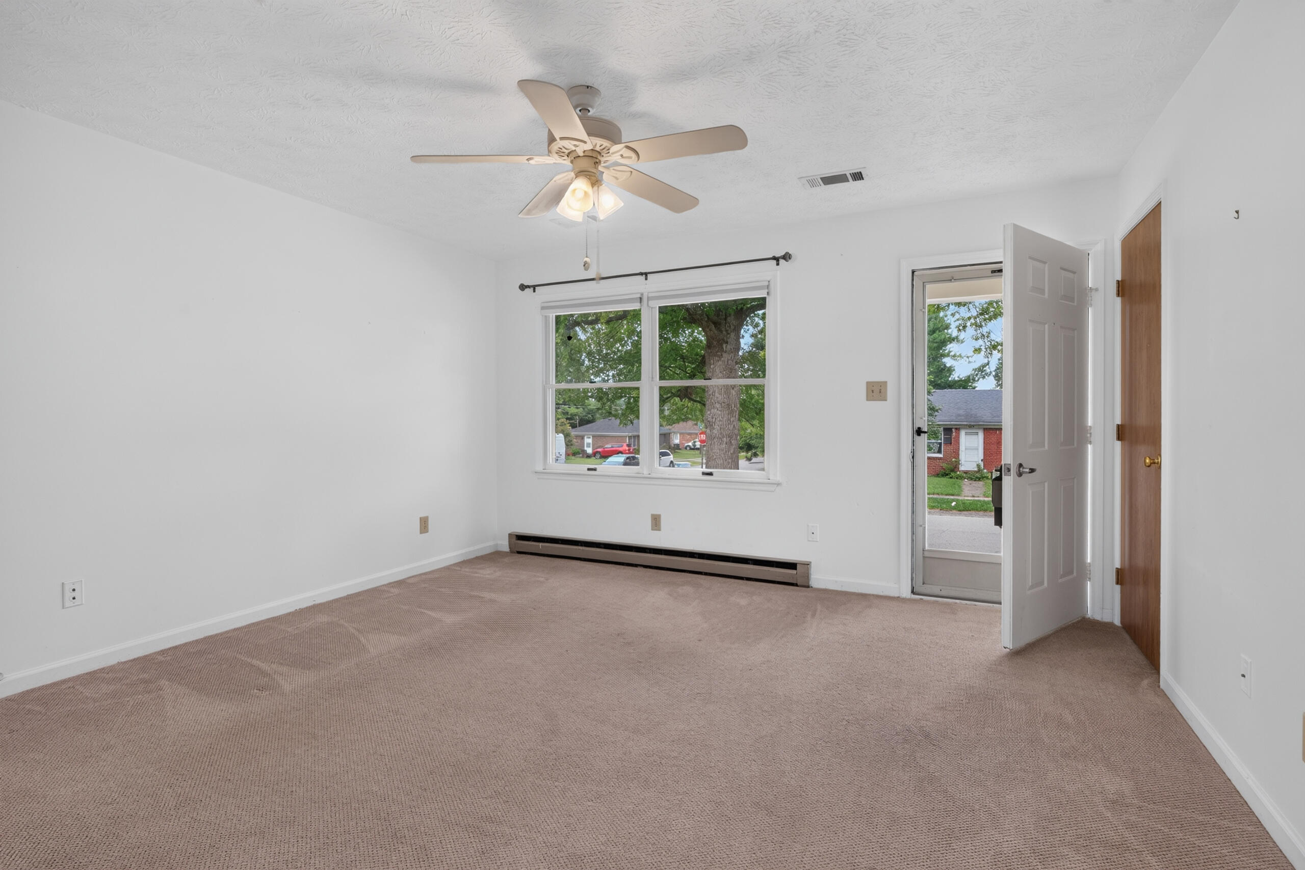 625 Tocher Drive Property Photo 4
