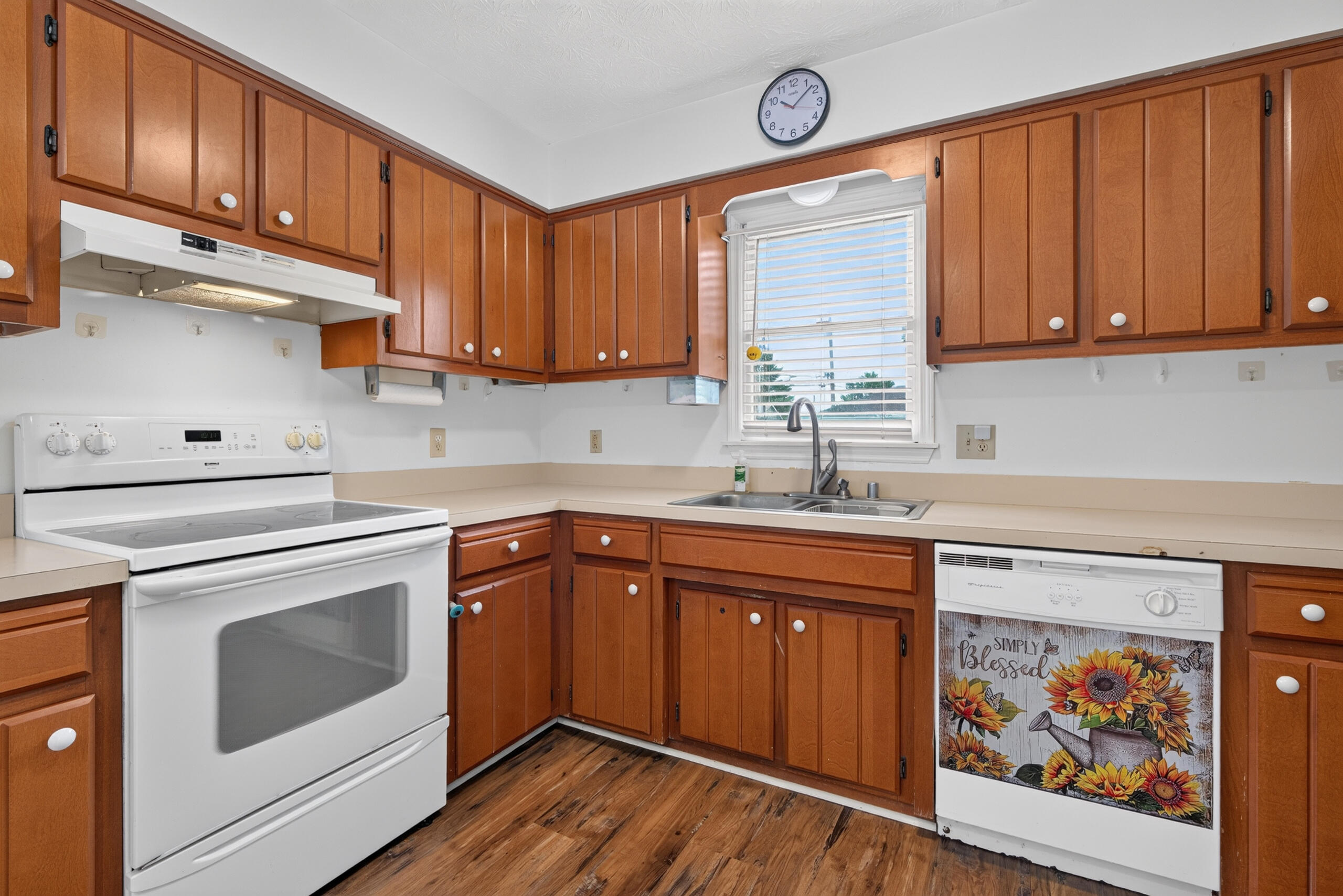 625 Tocher Drive Property Photo 8