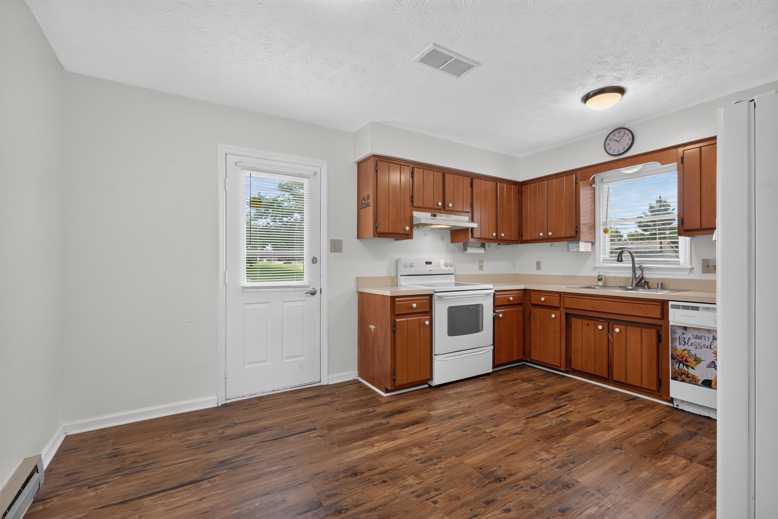 625 Tocher Drive Property Photo 10