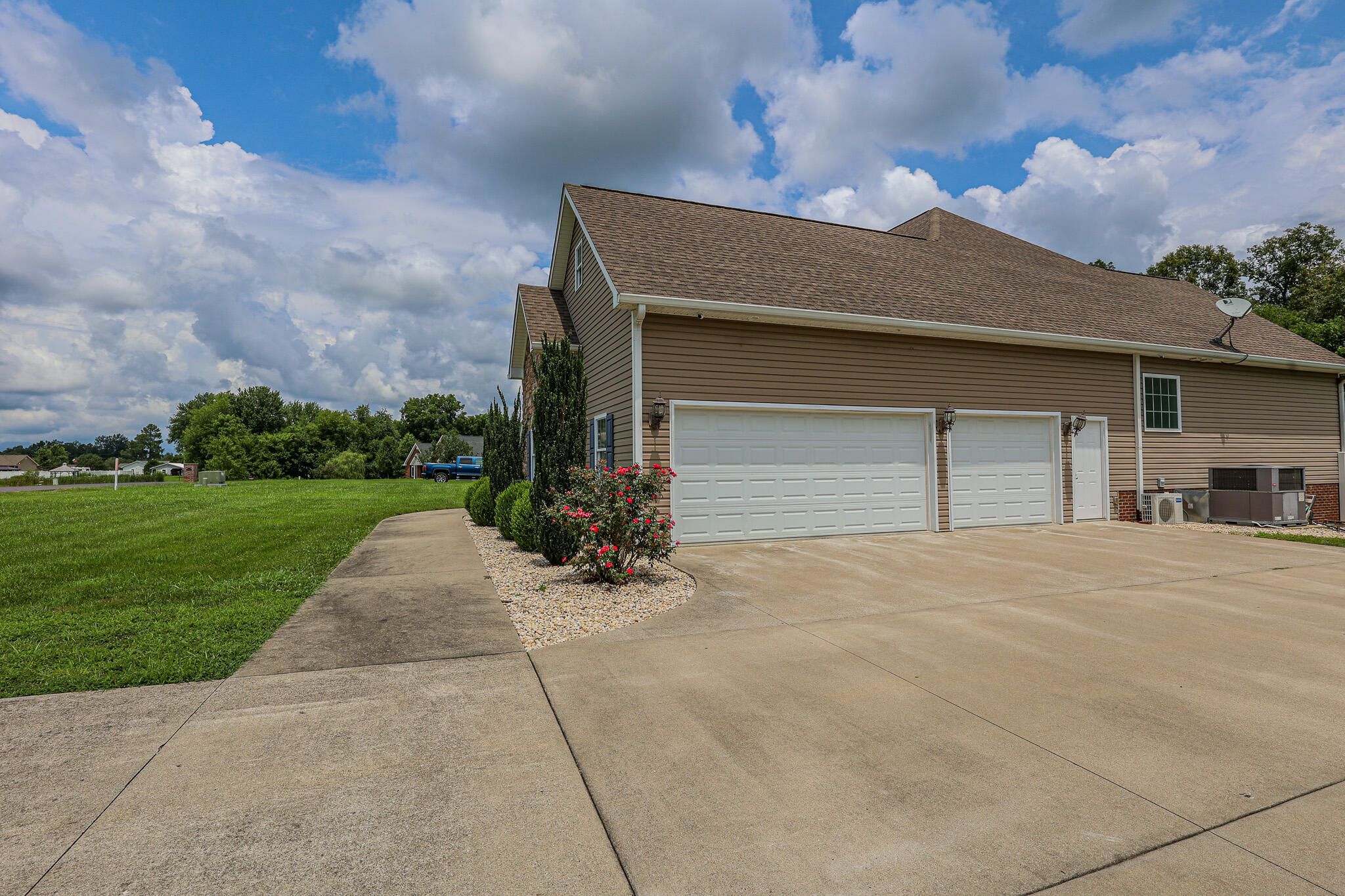 157 Alben Drive Property Photo 4