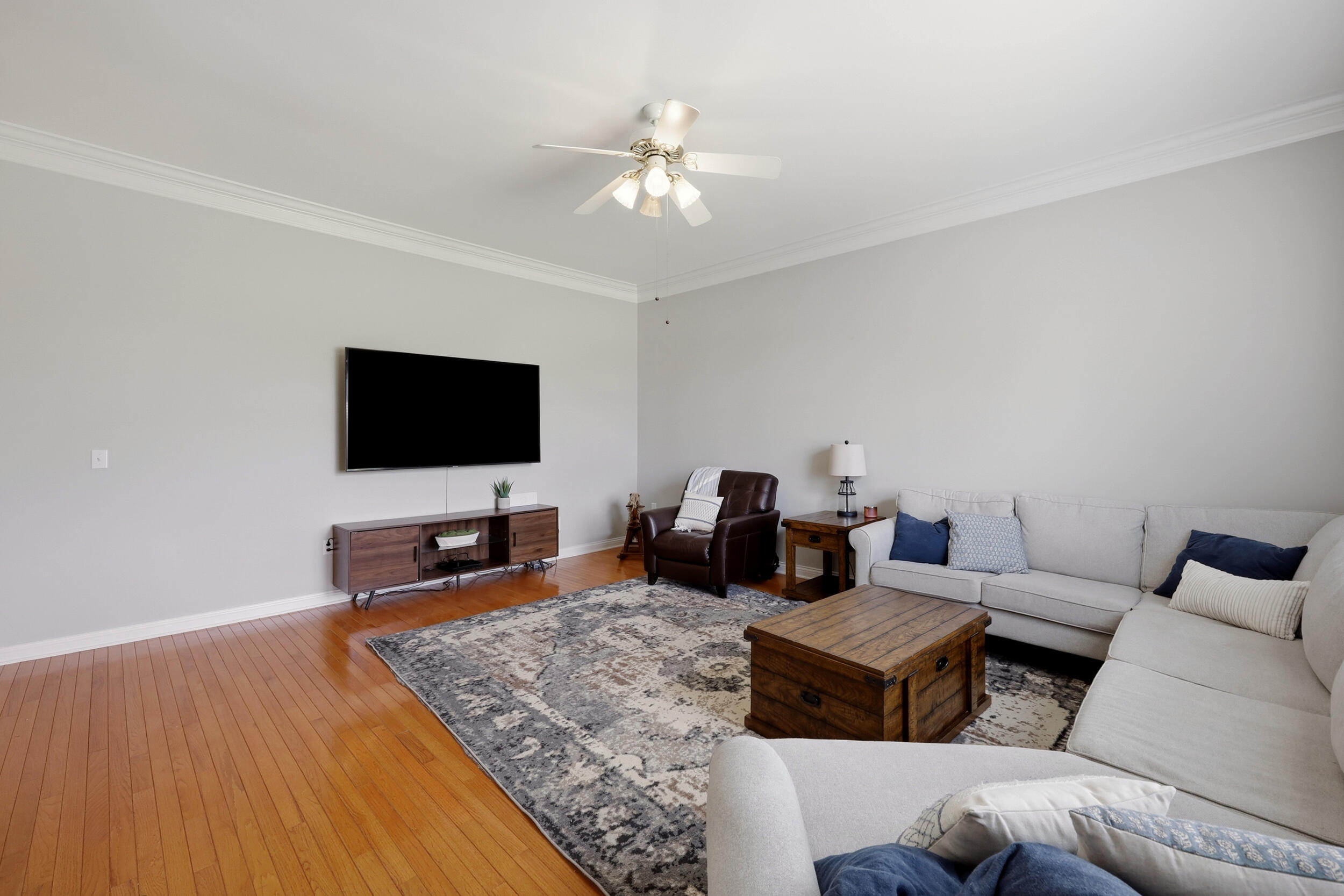 306 Sapphire Court Property Photo 6