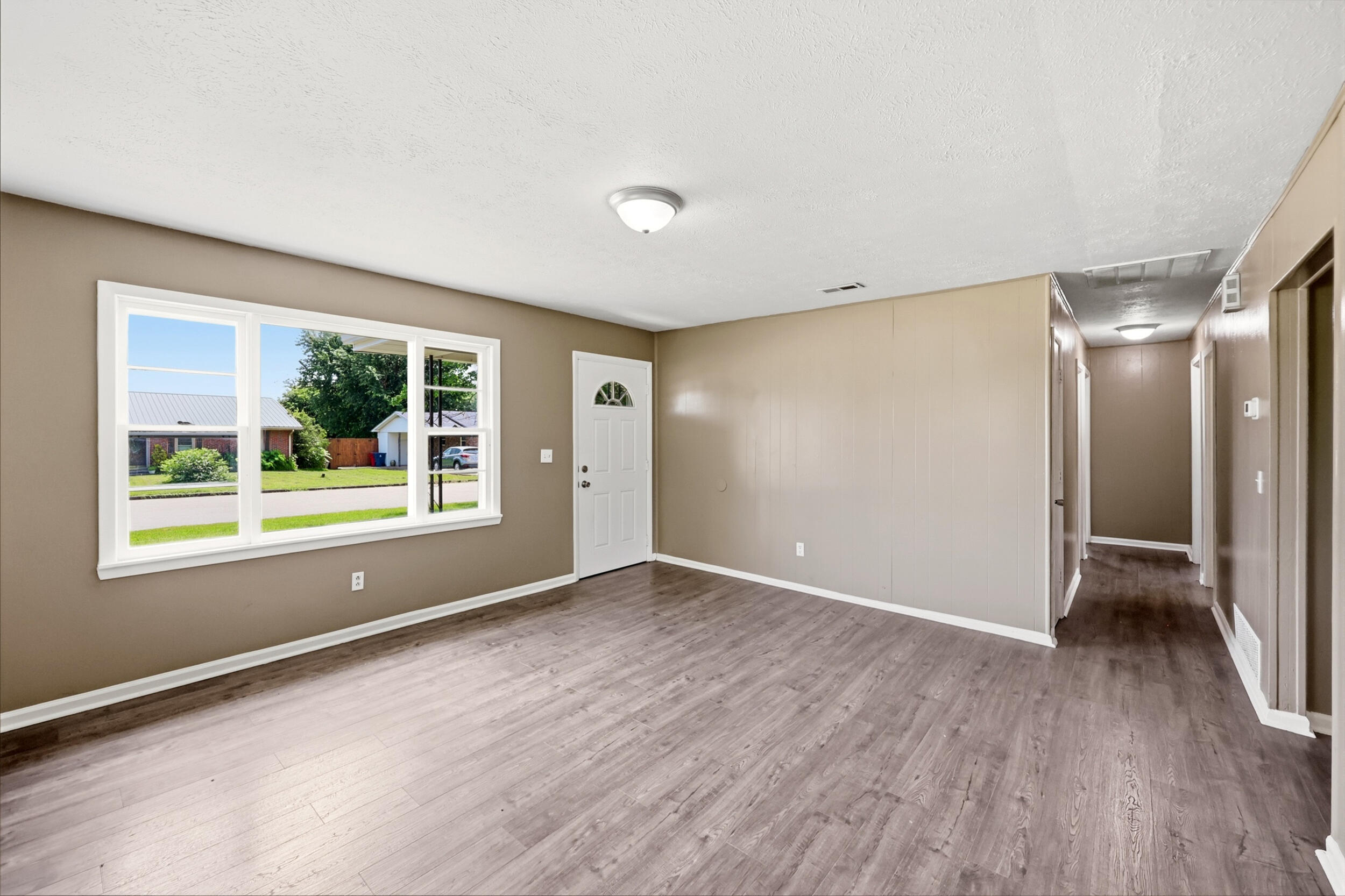 211 Laurel Drive Property Photo 4