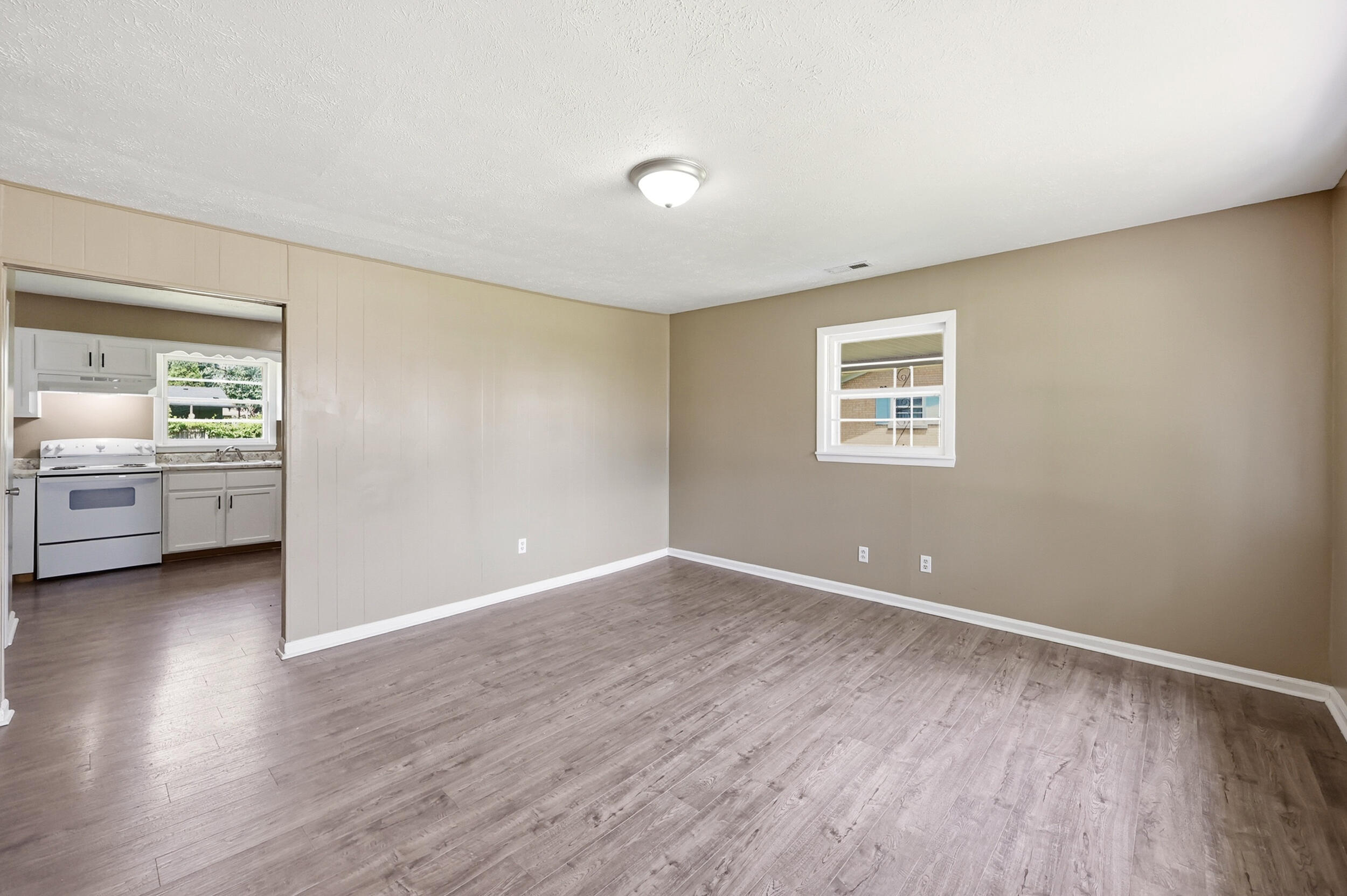 211 Laurel Drive Property Photo 5