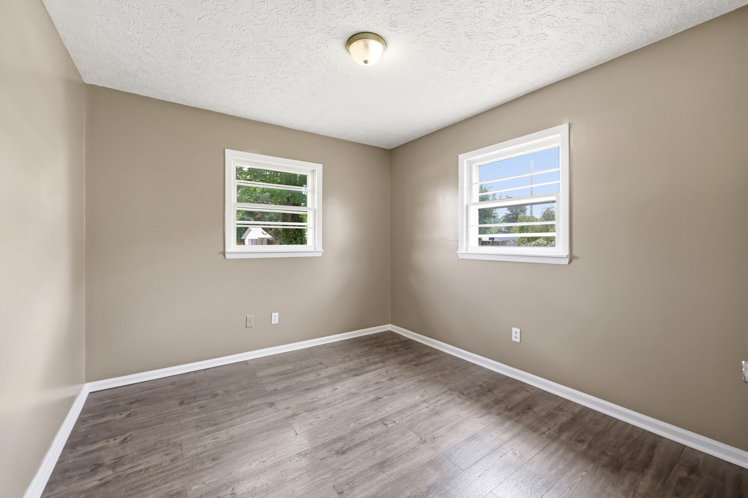 211 Laurel Drive Property Photo 18