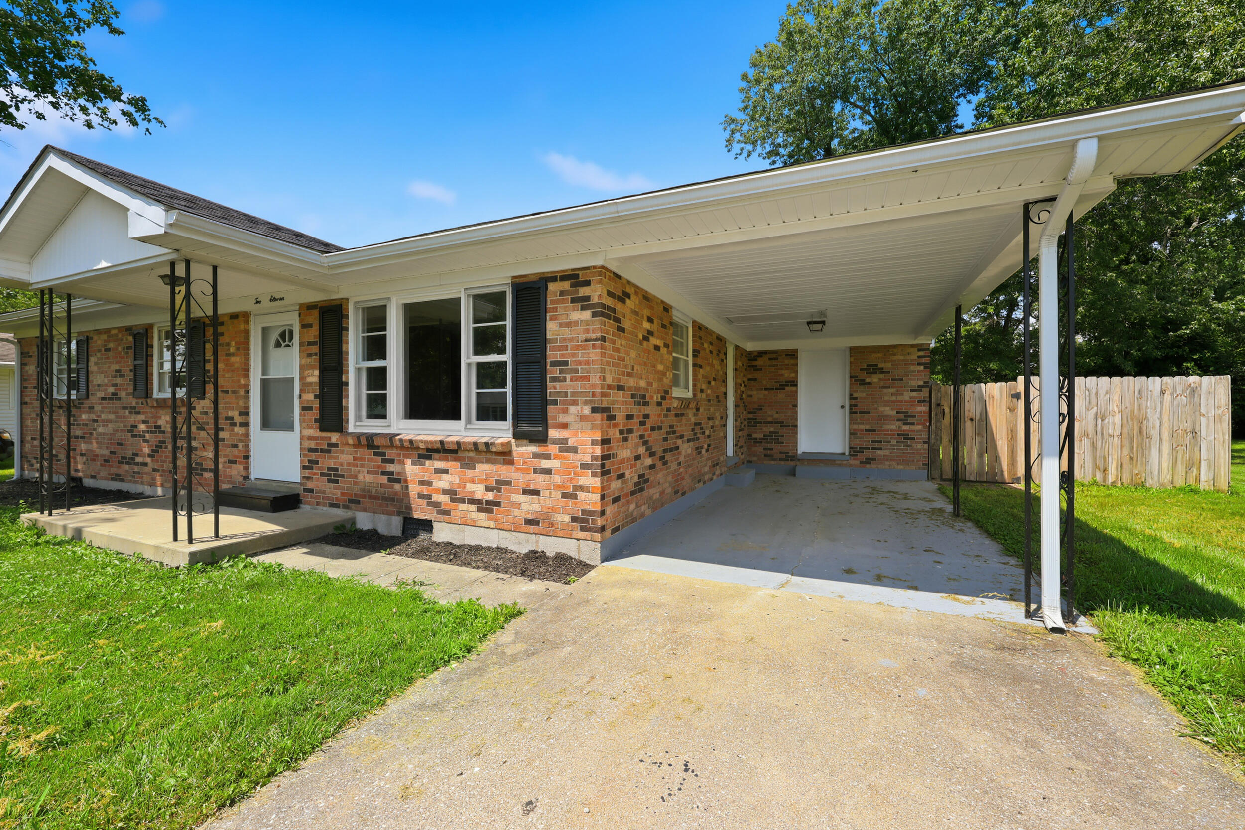211 Laurel Drive Property Photo 25