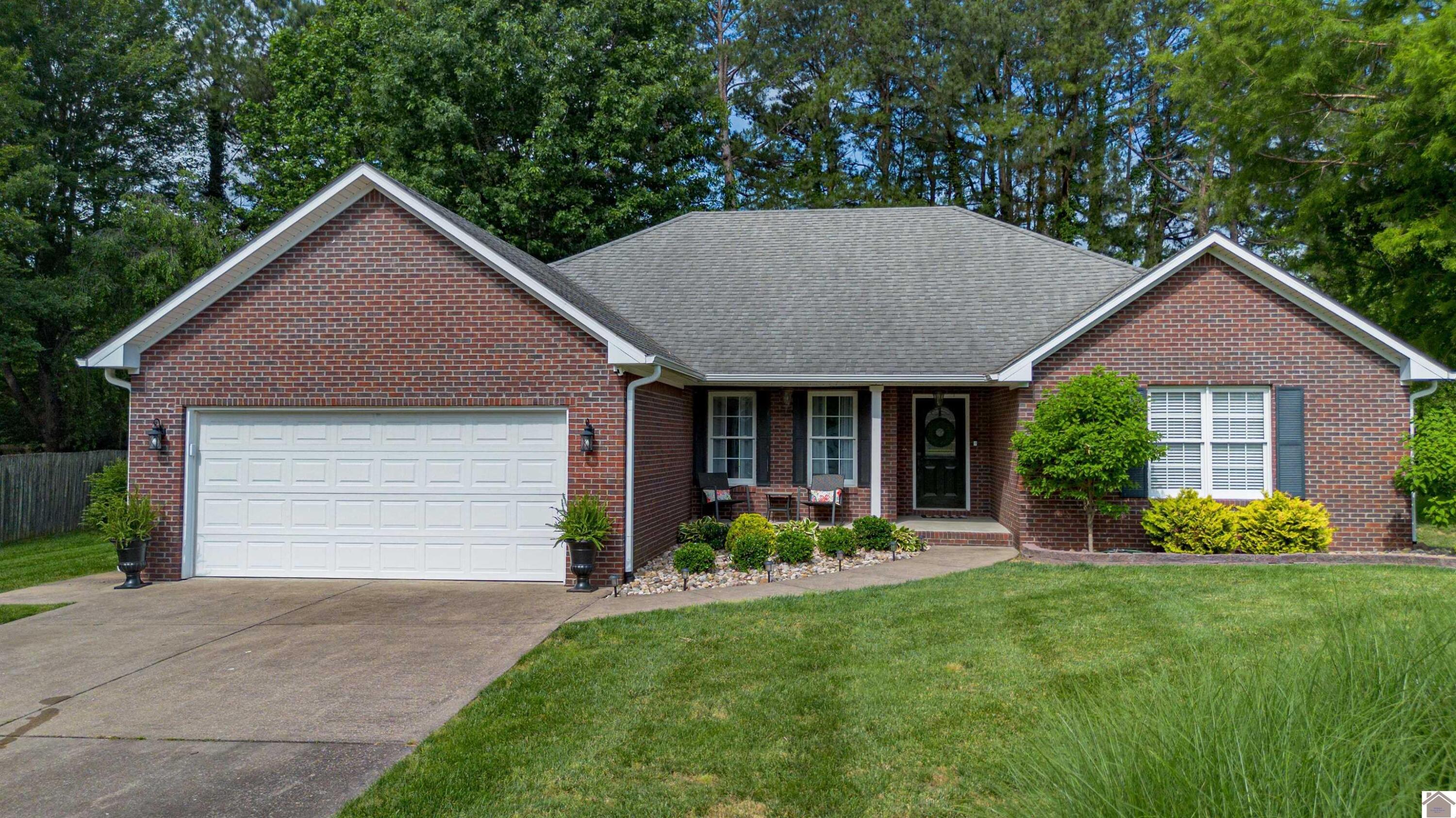 340 Jolee Way Property Photo 1