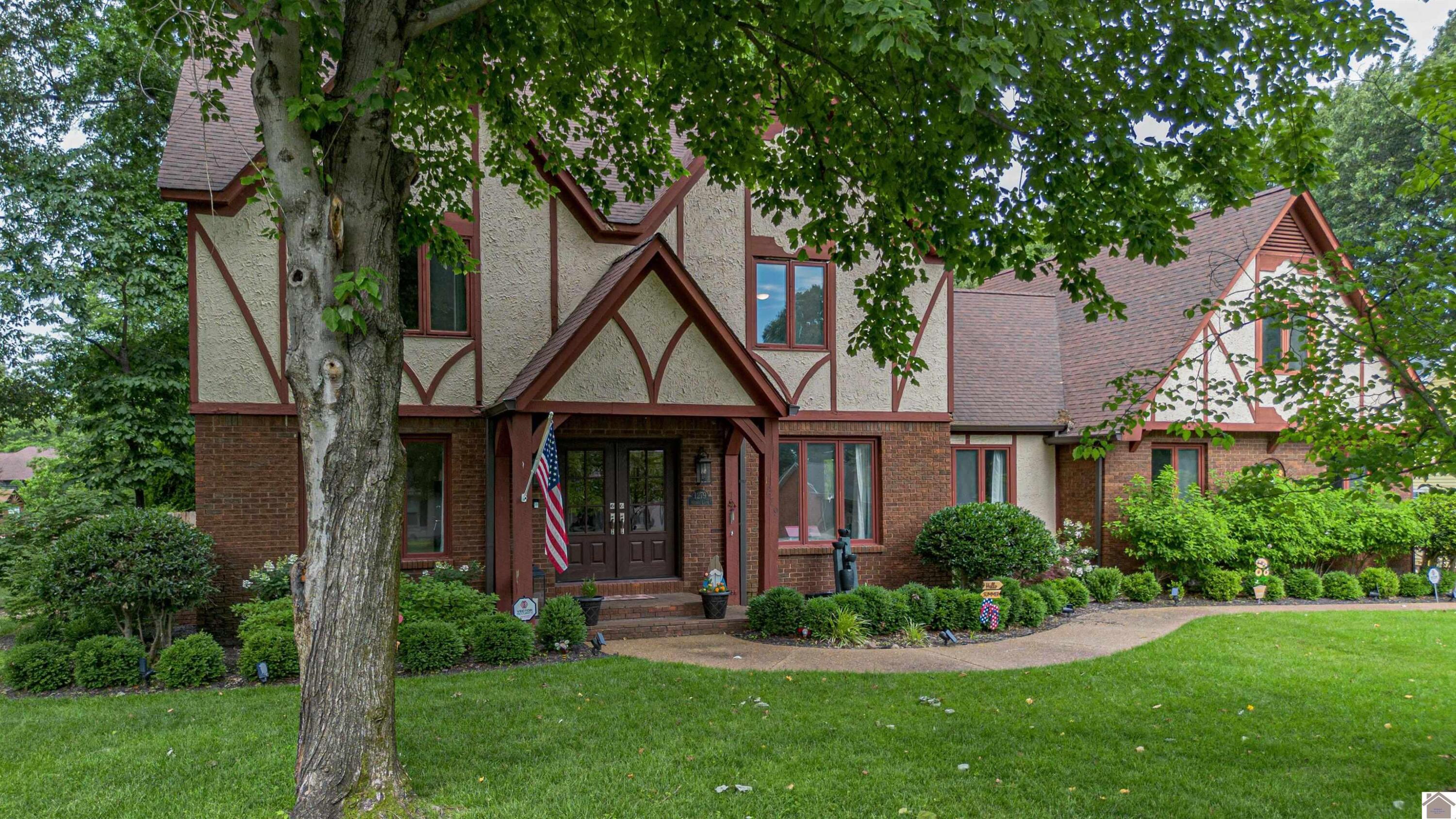1279 Hedge Lane Property Photo 1