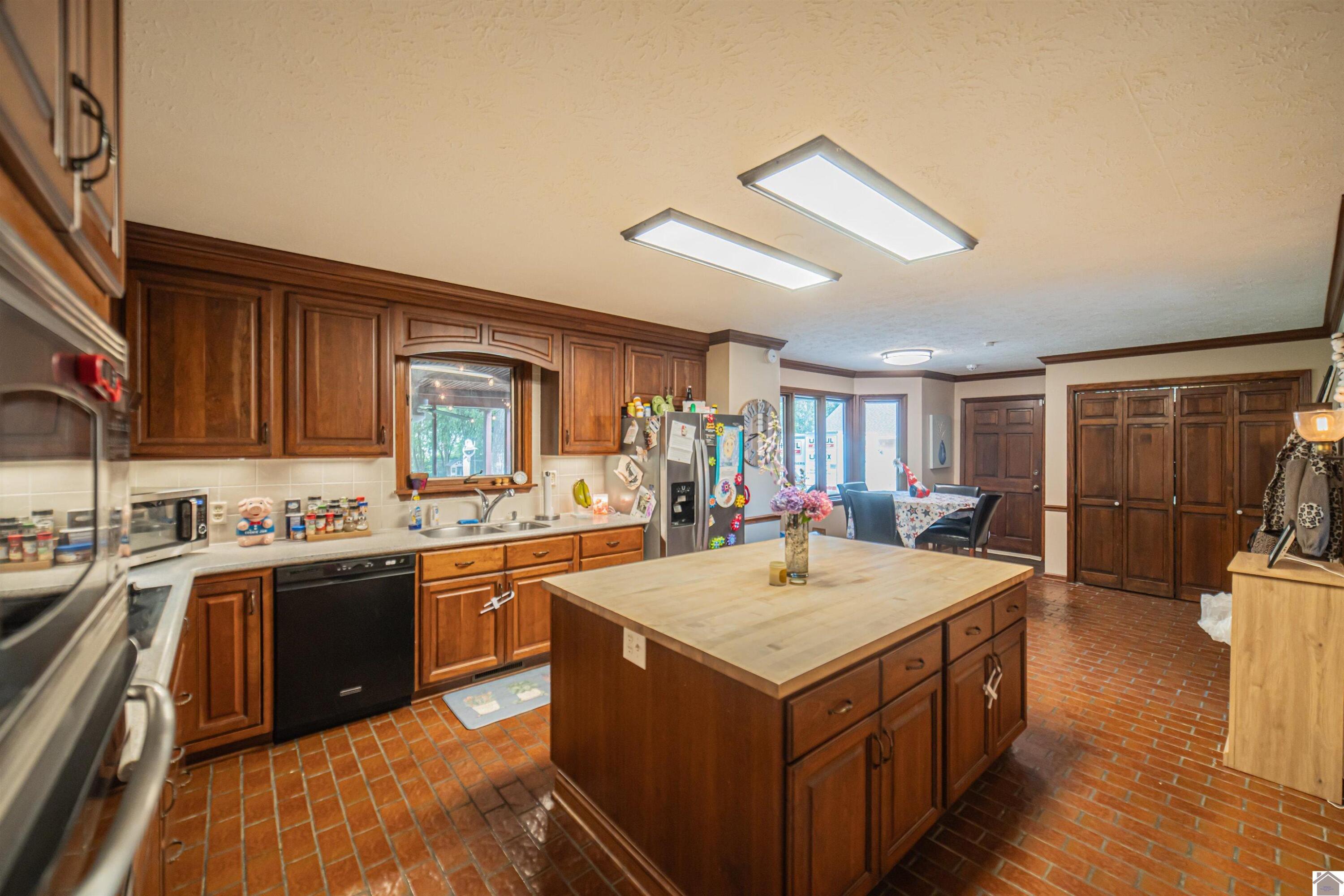 1279 Hedge Lane Property Photo 11