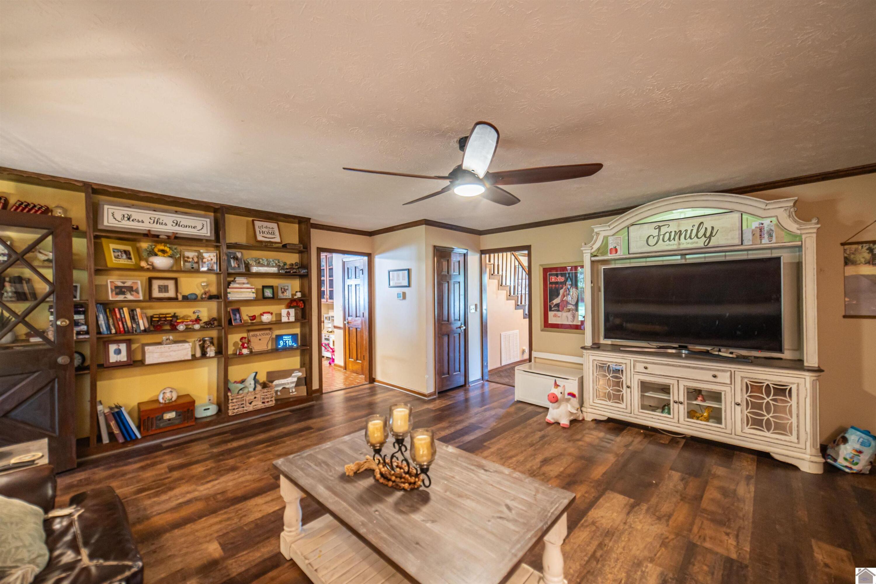 1279 Hedge Lane Property Photo 17