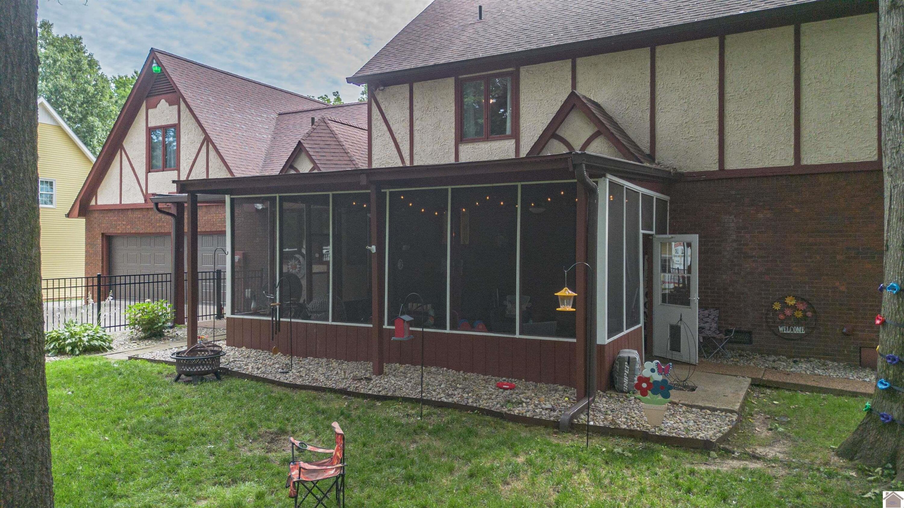 1279 Hedge Lane Property Photo 43