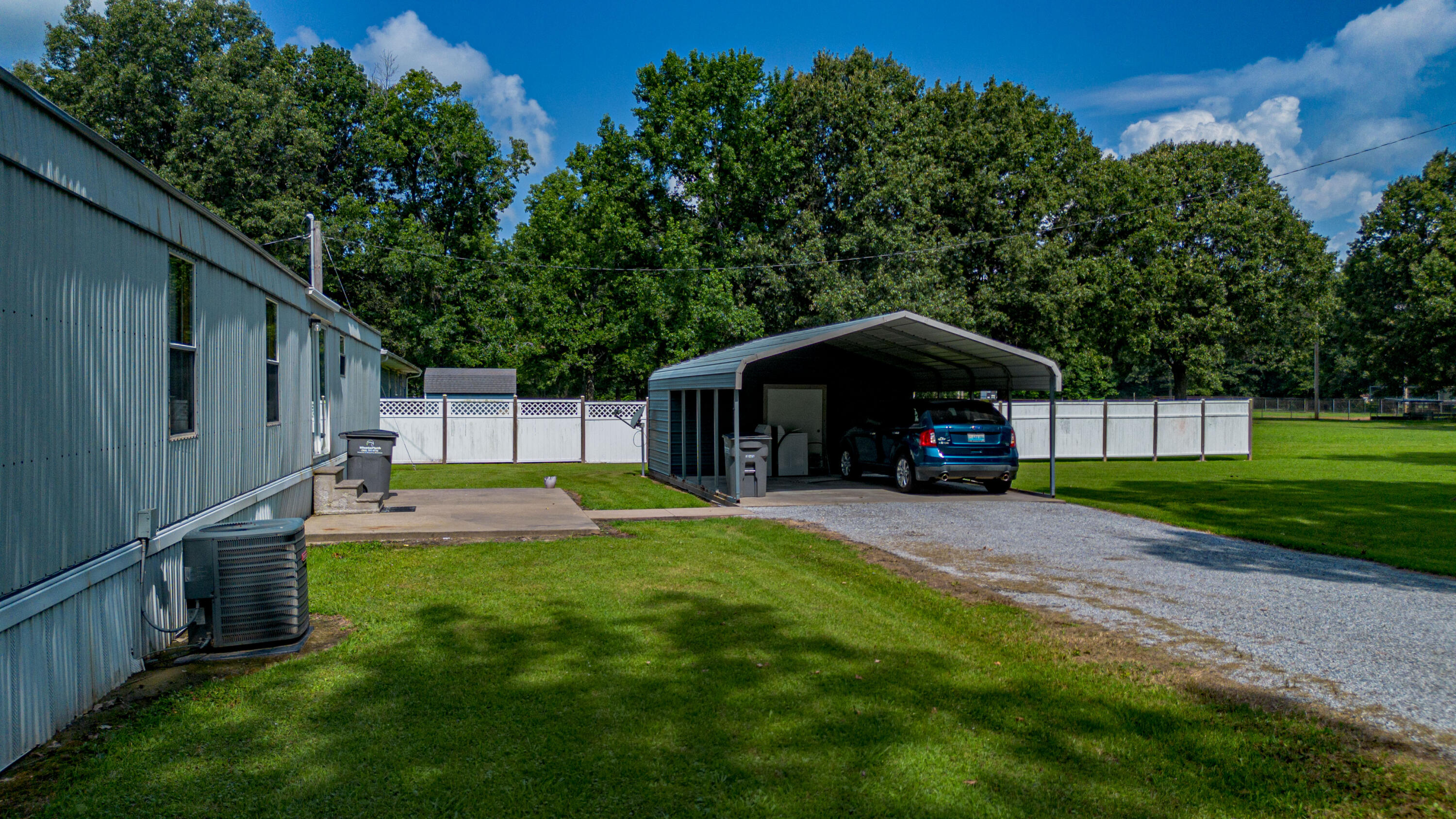 2520 Homewood Avenue Property Photo 4