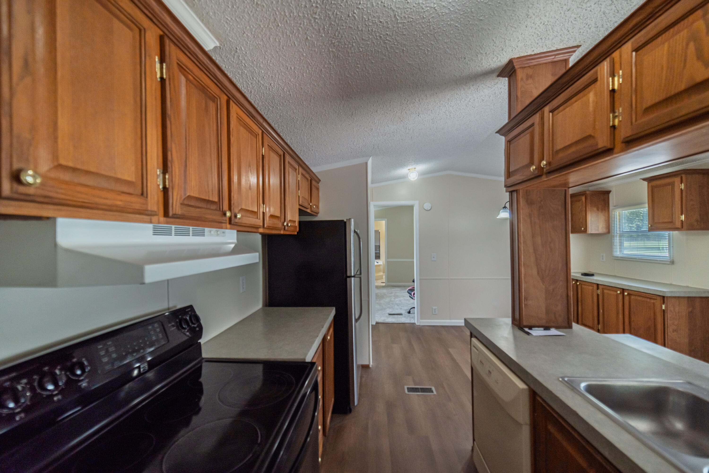 2520 Homewood Avenue Property Photo 8