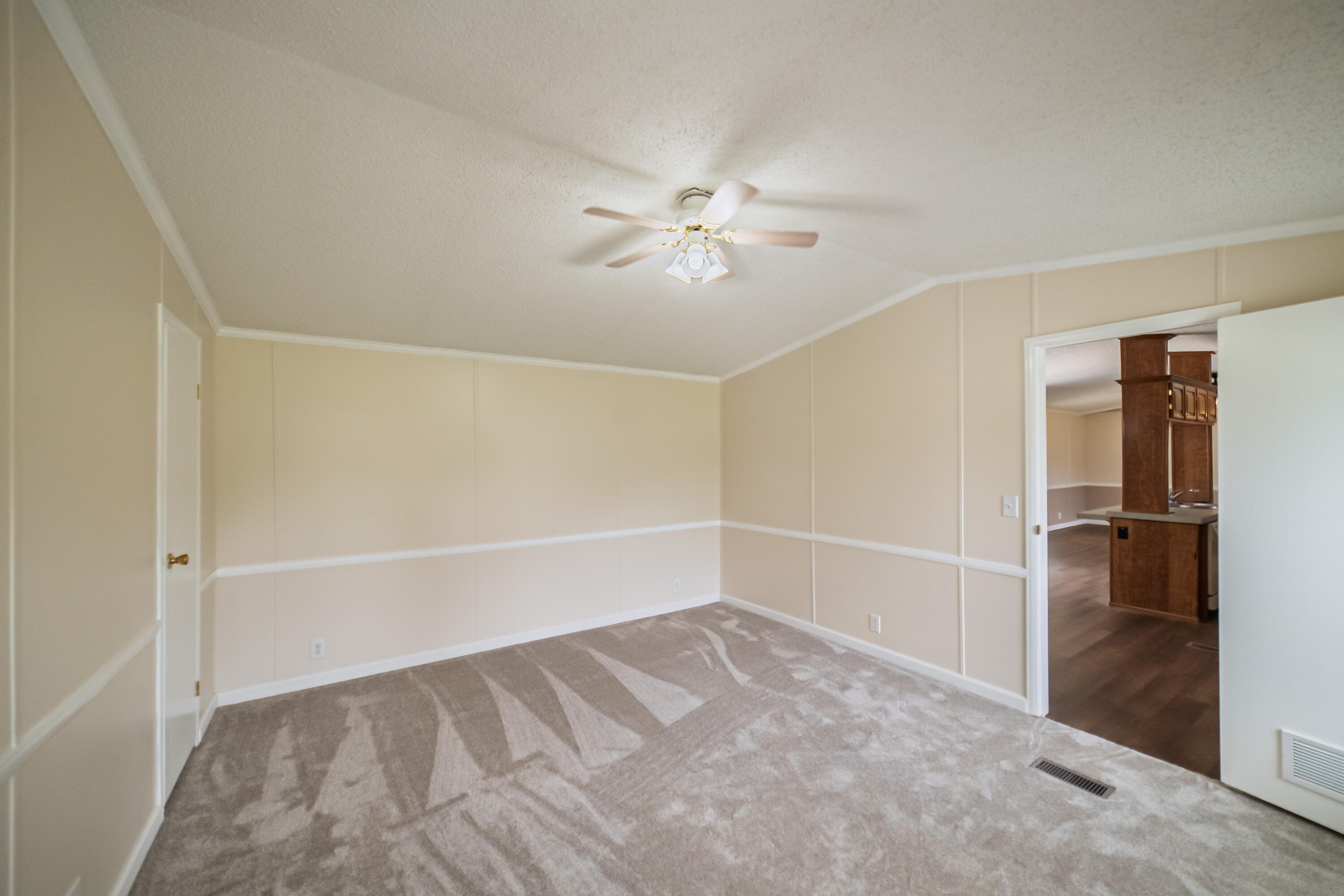 2520 Homewood Avenue Property Photo 14