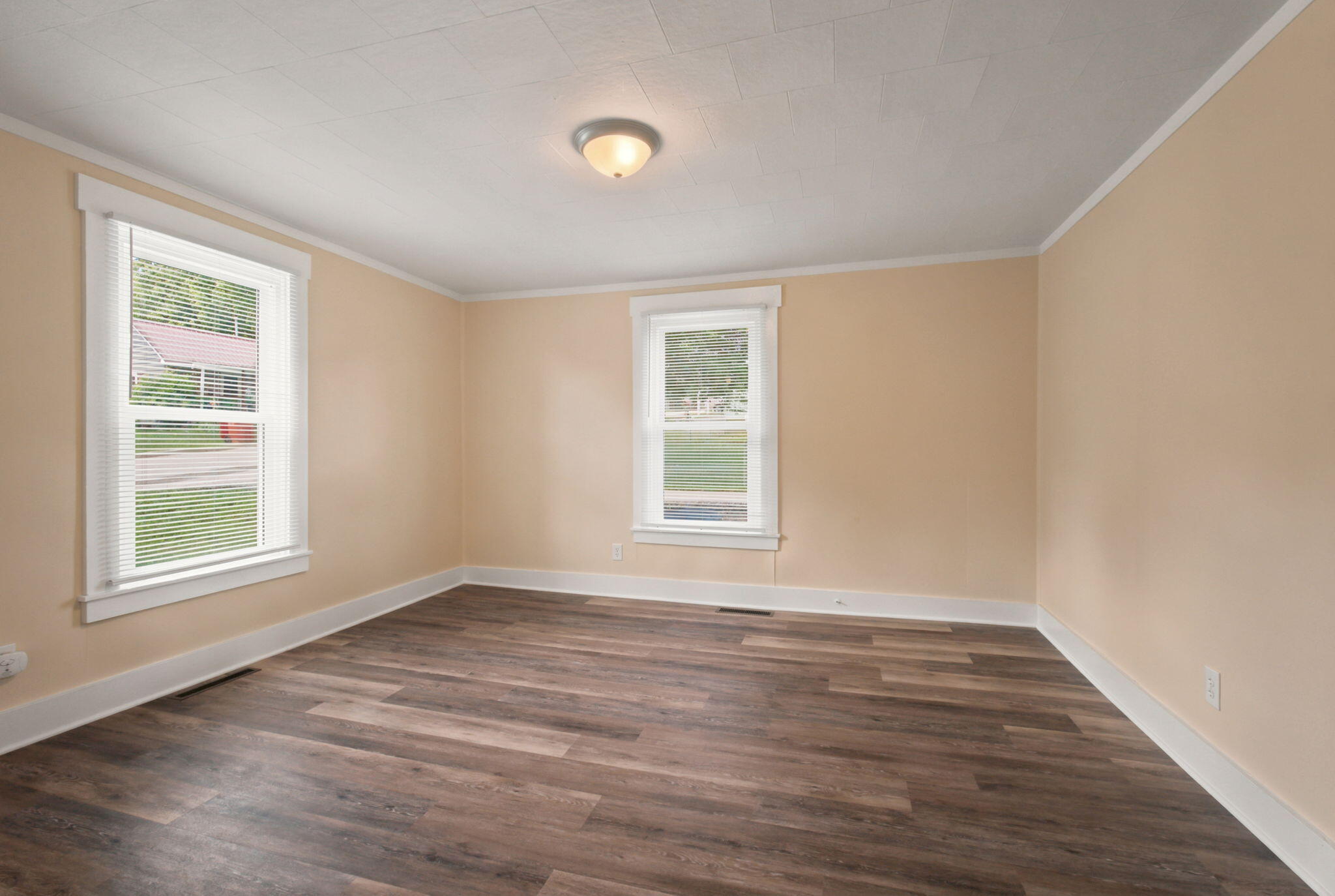 104 Broadway Avenue Property Photo 7