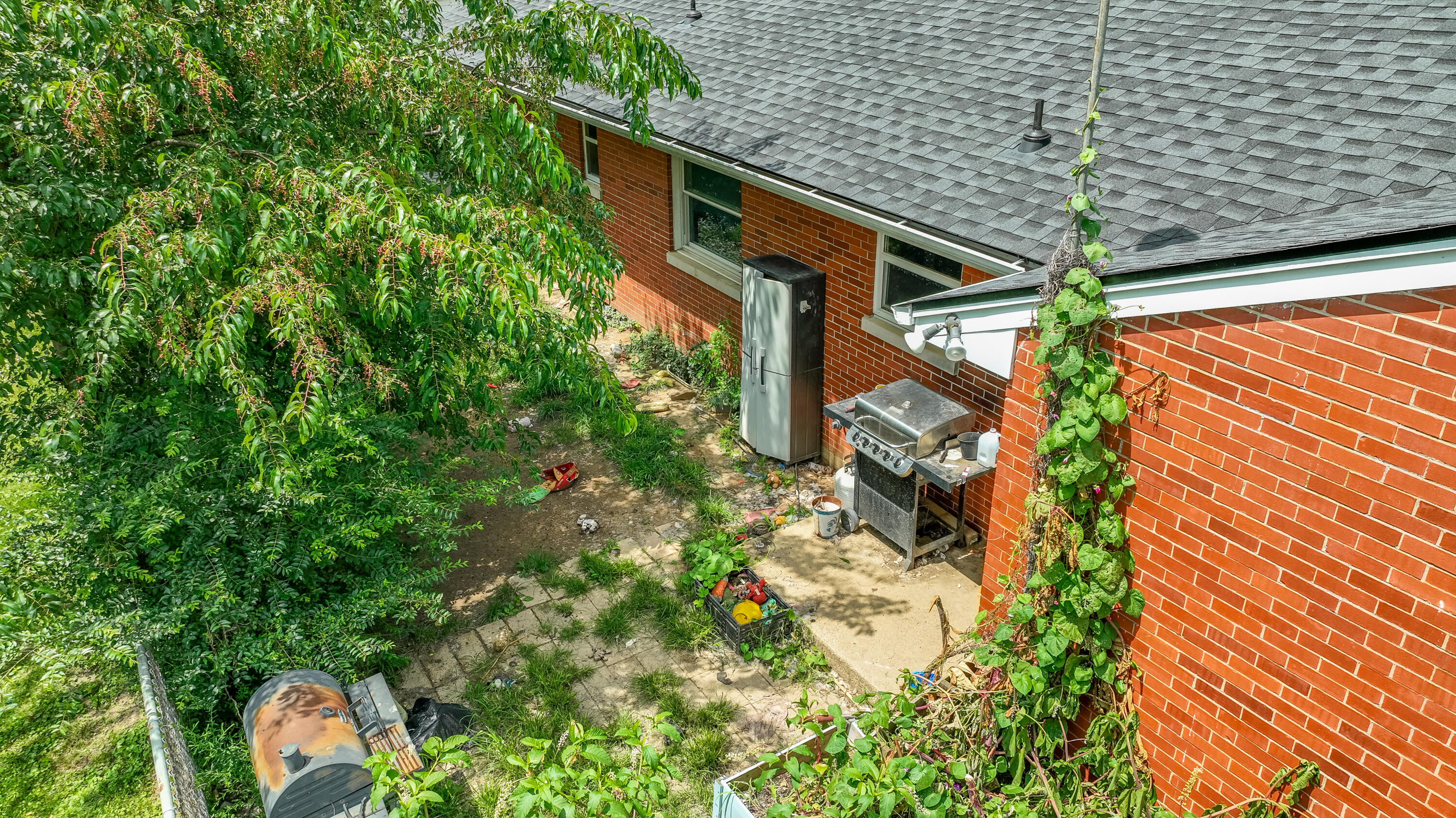 524 Baker Court Property Photo 2