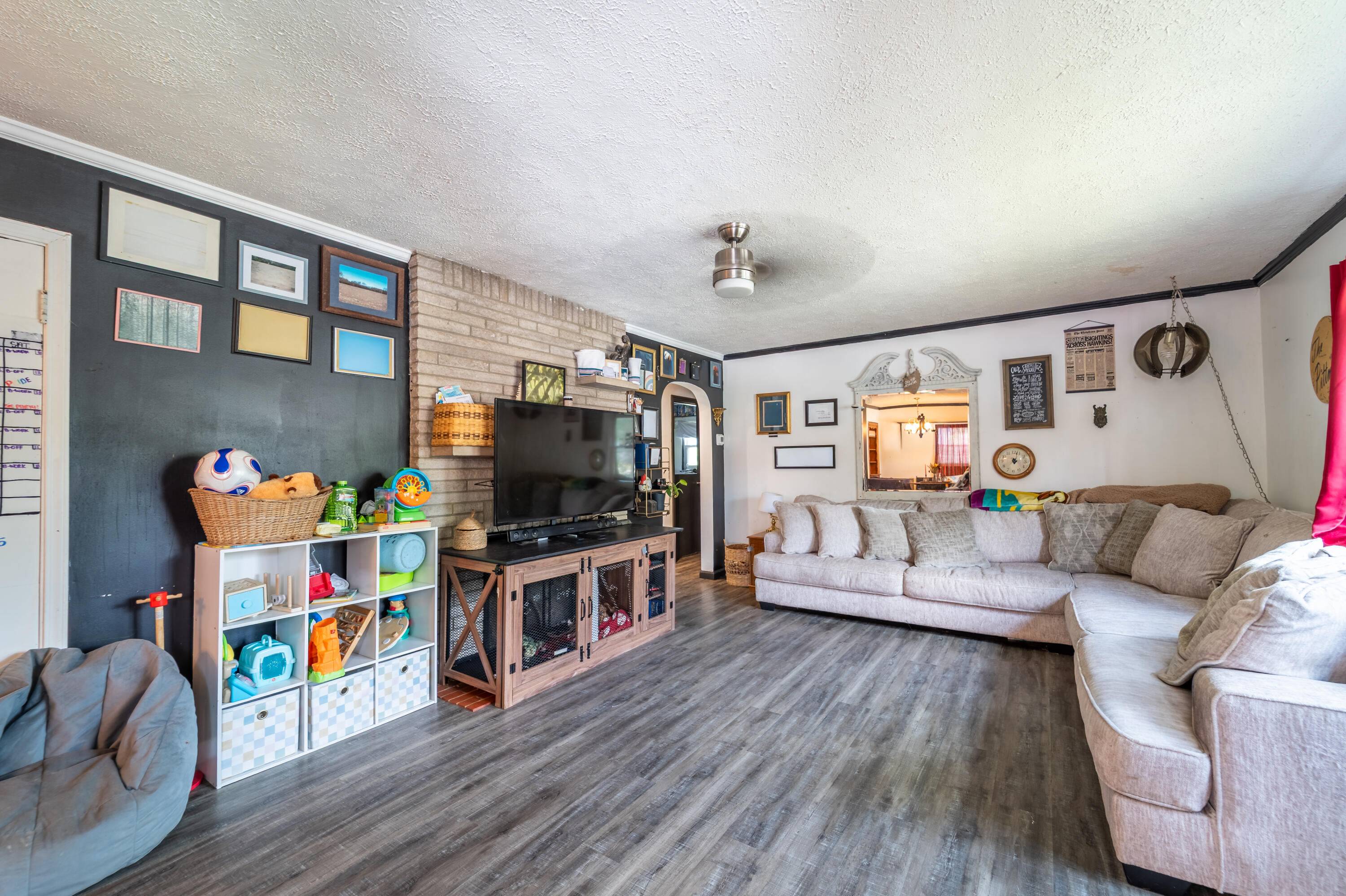 524 Baker Court Property Photo 4