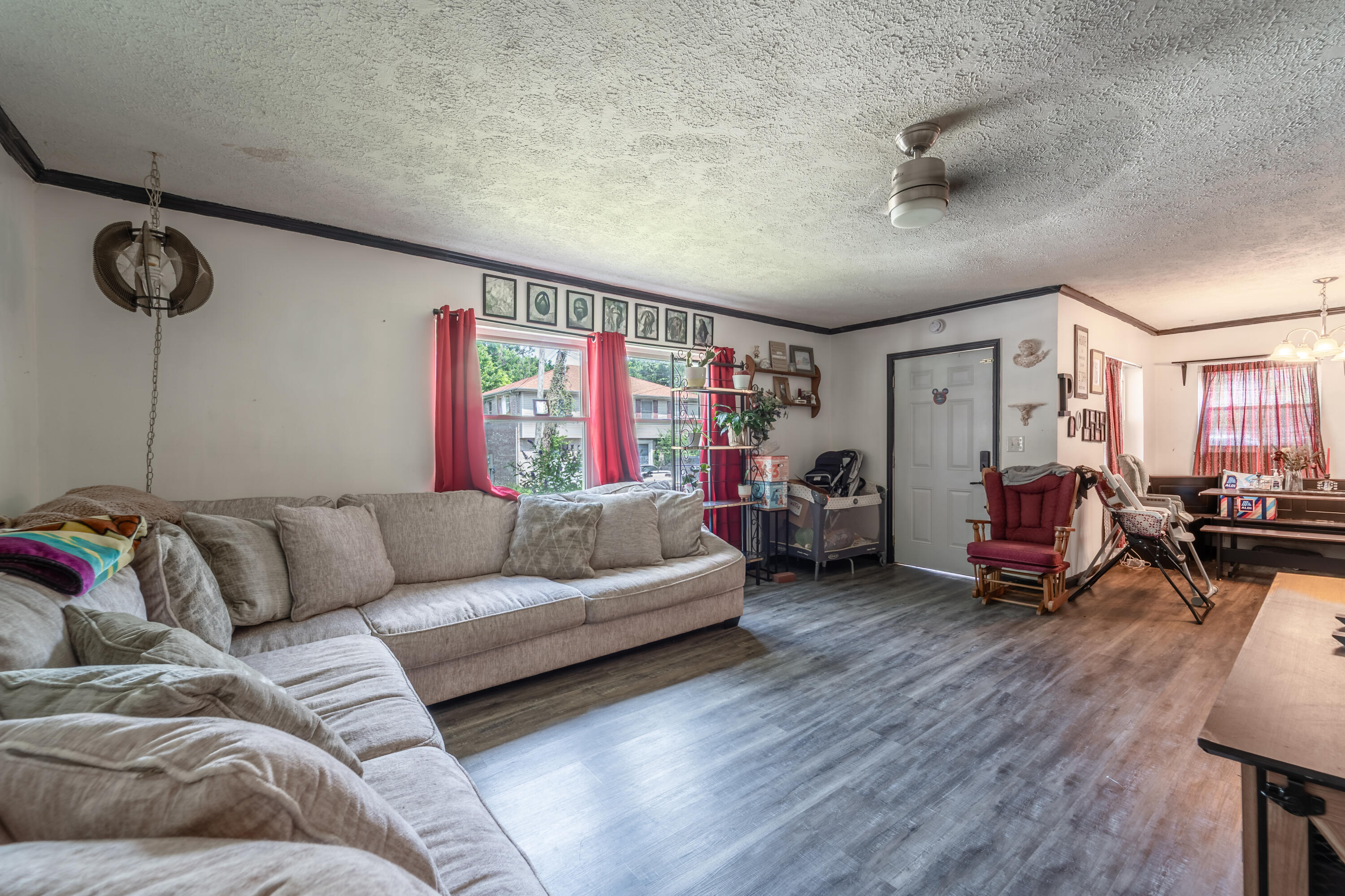 524 Baker Court Property Photo 6