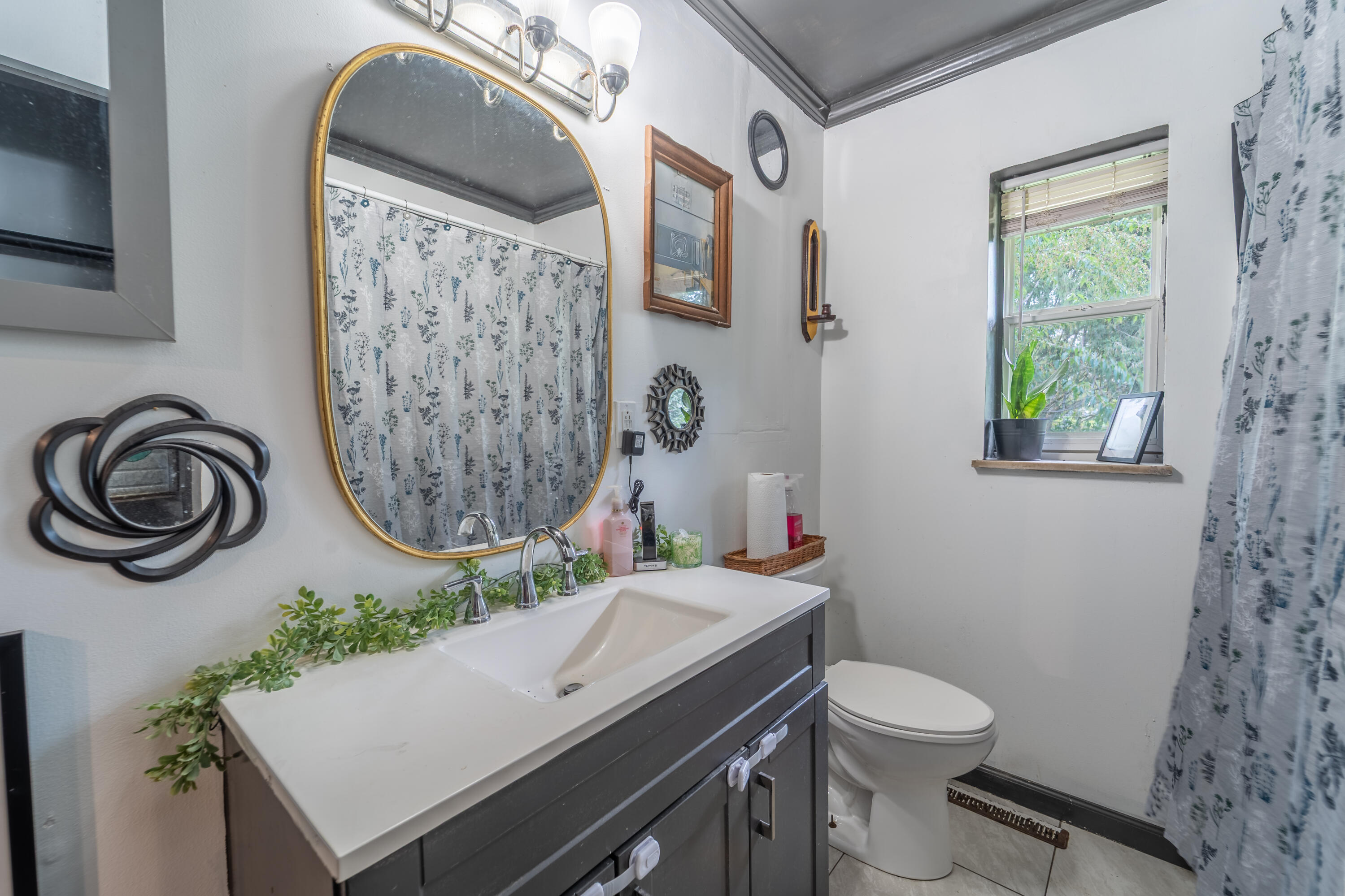 524 Baker Court Property Photo 17