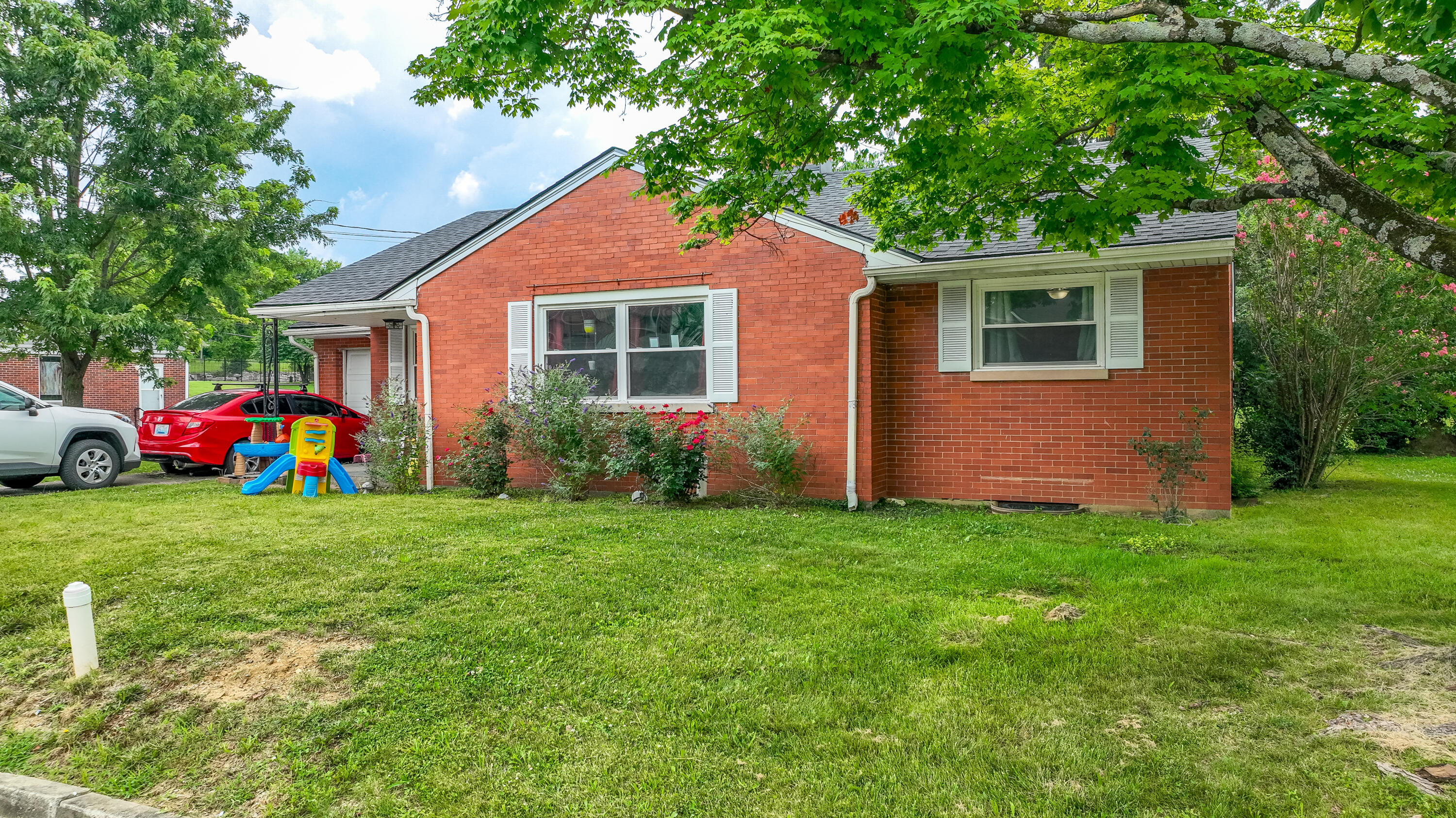 524 Baker Court Property Photo 25