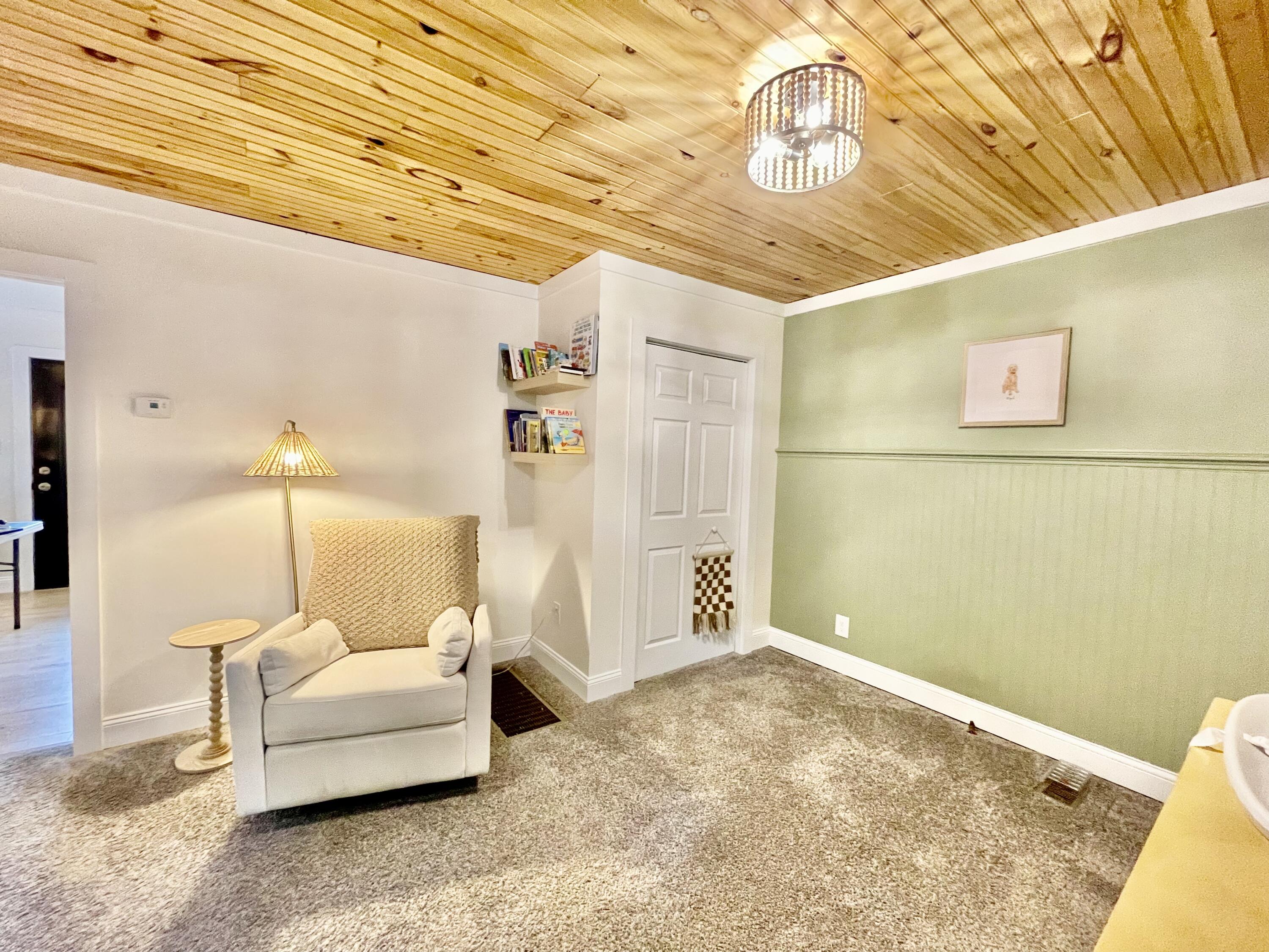 75 W Mclaughlin Avenue Property Photo 21